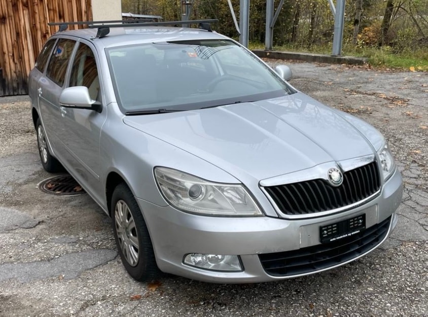 SKODA Octavia Combi 1.8 TSI Adventure 4x4-image-3