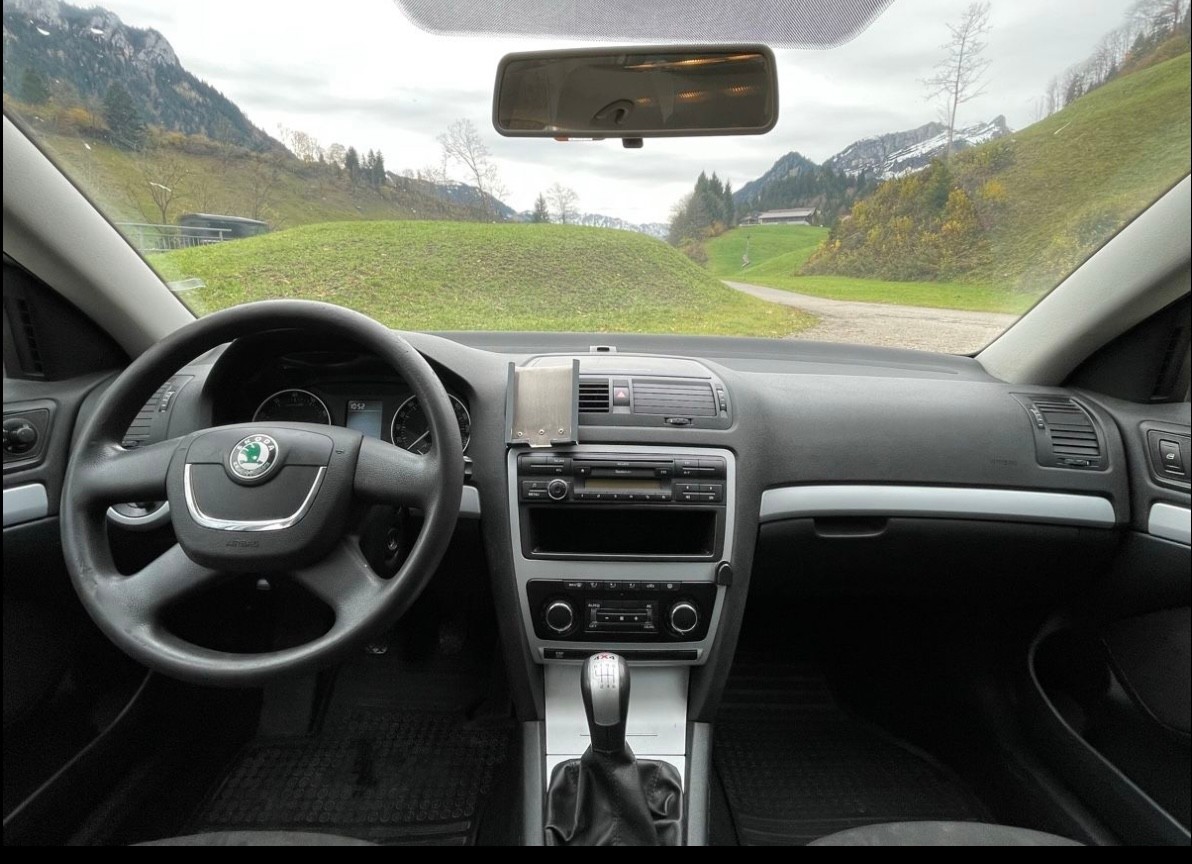 SKODA Octavia Combi 1.8 TSI Adventure 4x4-image-8