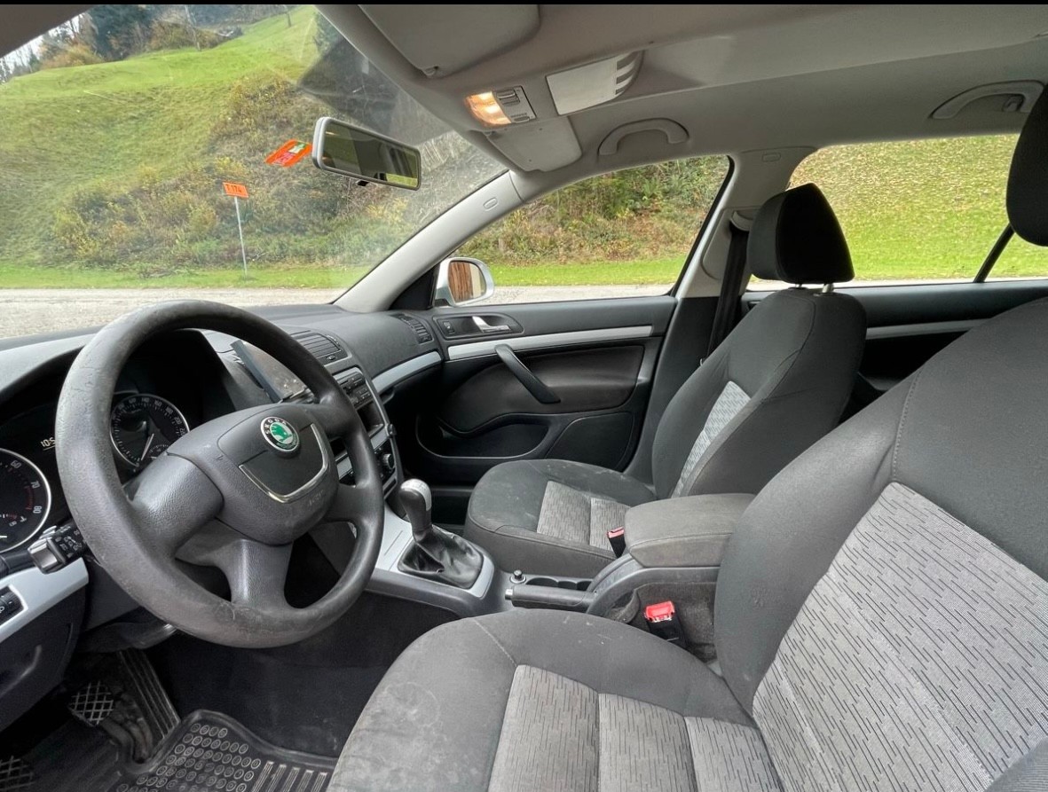 SKODA Octavia Combi 1.8 TSI Adventure 4x4-image-7