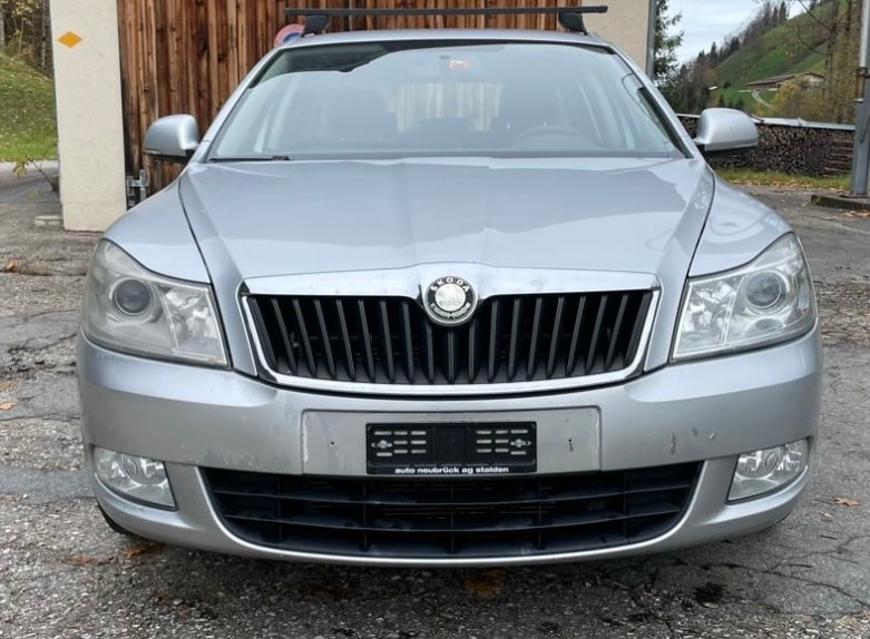 SKODA Octavia Combi 1.8 TSI Adventure 4x4-image-0