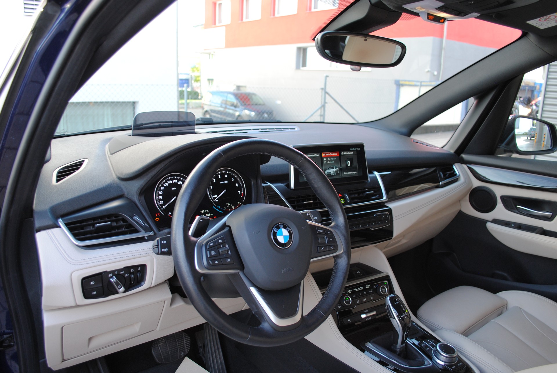 BMW 220i Active Tourer Luxury Line DKG-image-9