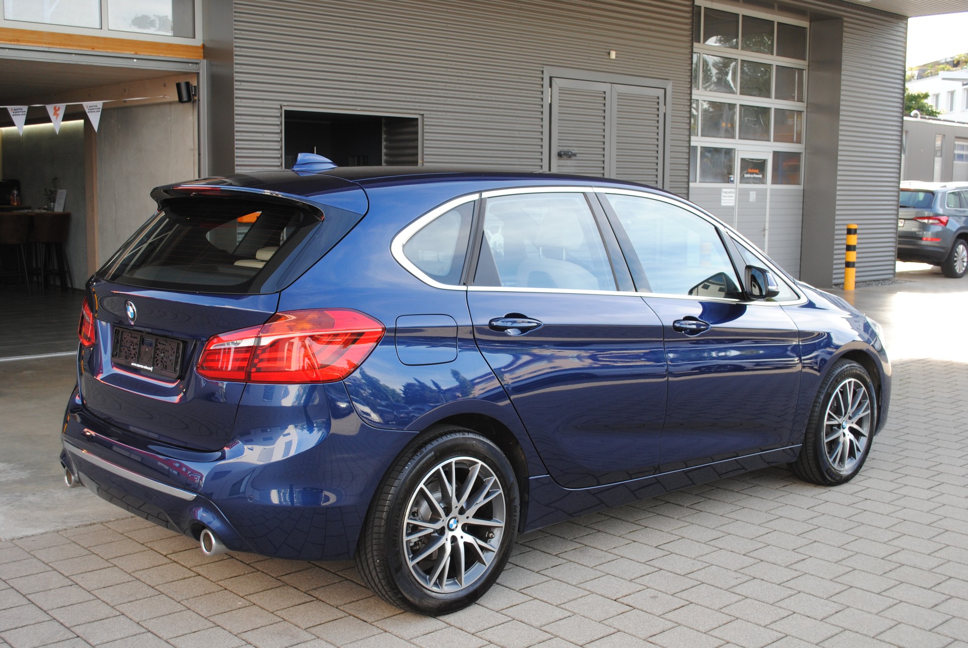 BMW 220i Active Tourer Luxury Line DKG-image-6