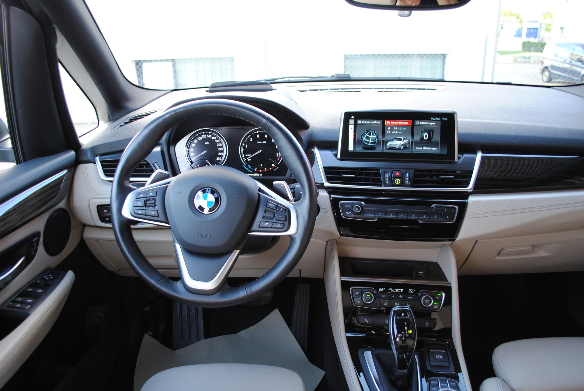BMW 220i Active Tourer Luxury Line DKG-image-10