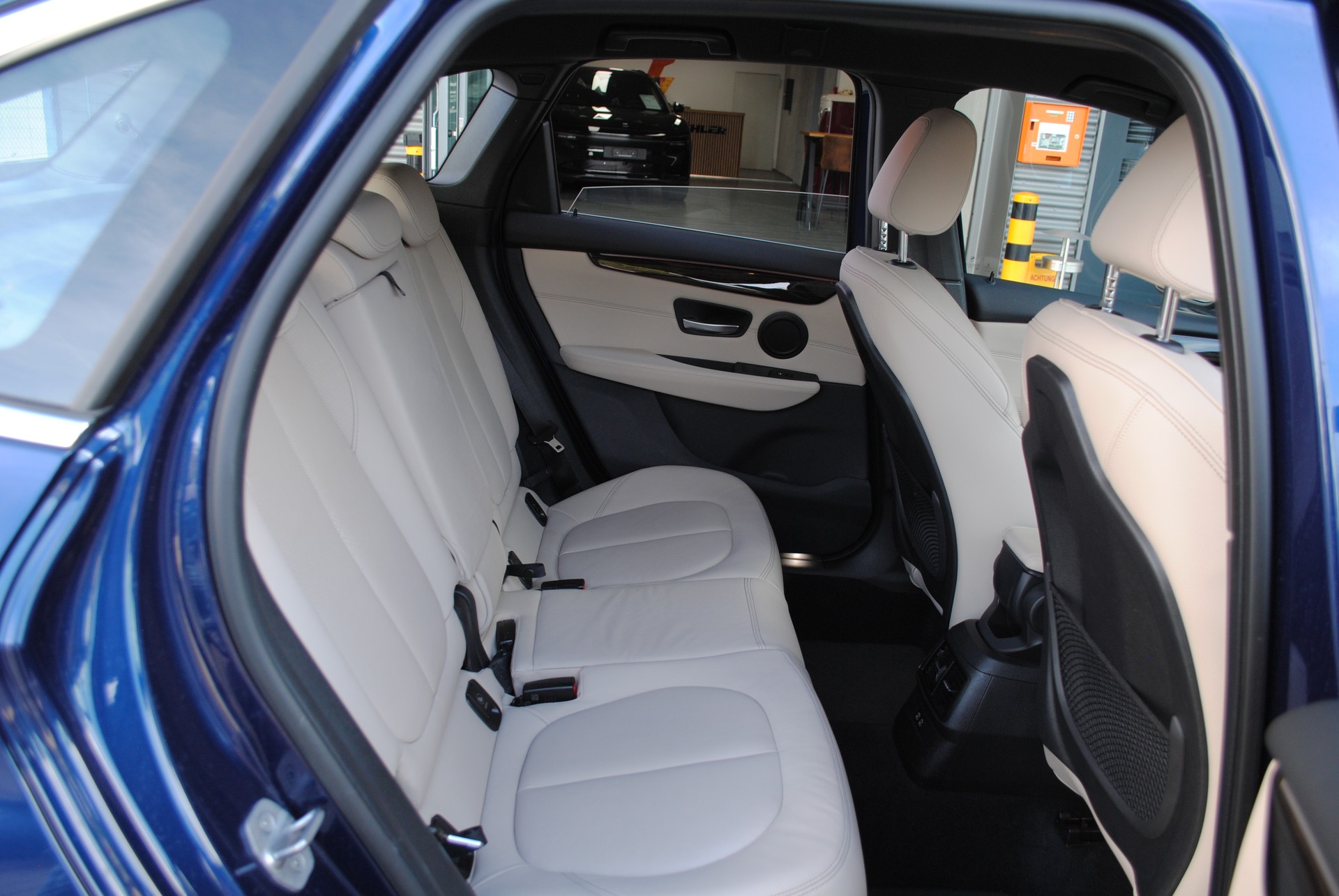BMW 220i Active Tourer Luxury Line DKG-image-13