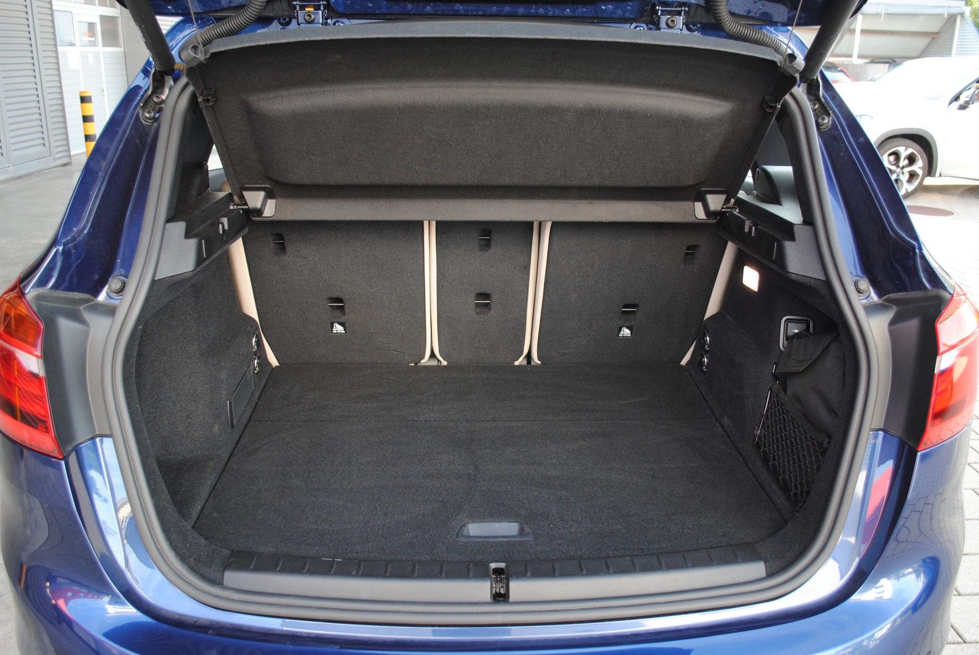 BMW 220i Active Tourer Luxury Line DKG-image-14