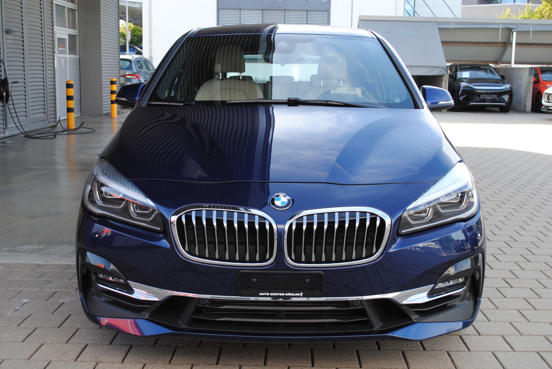 BMW 220i Active Tourer Luxury Line DKG-image-1