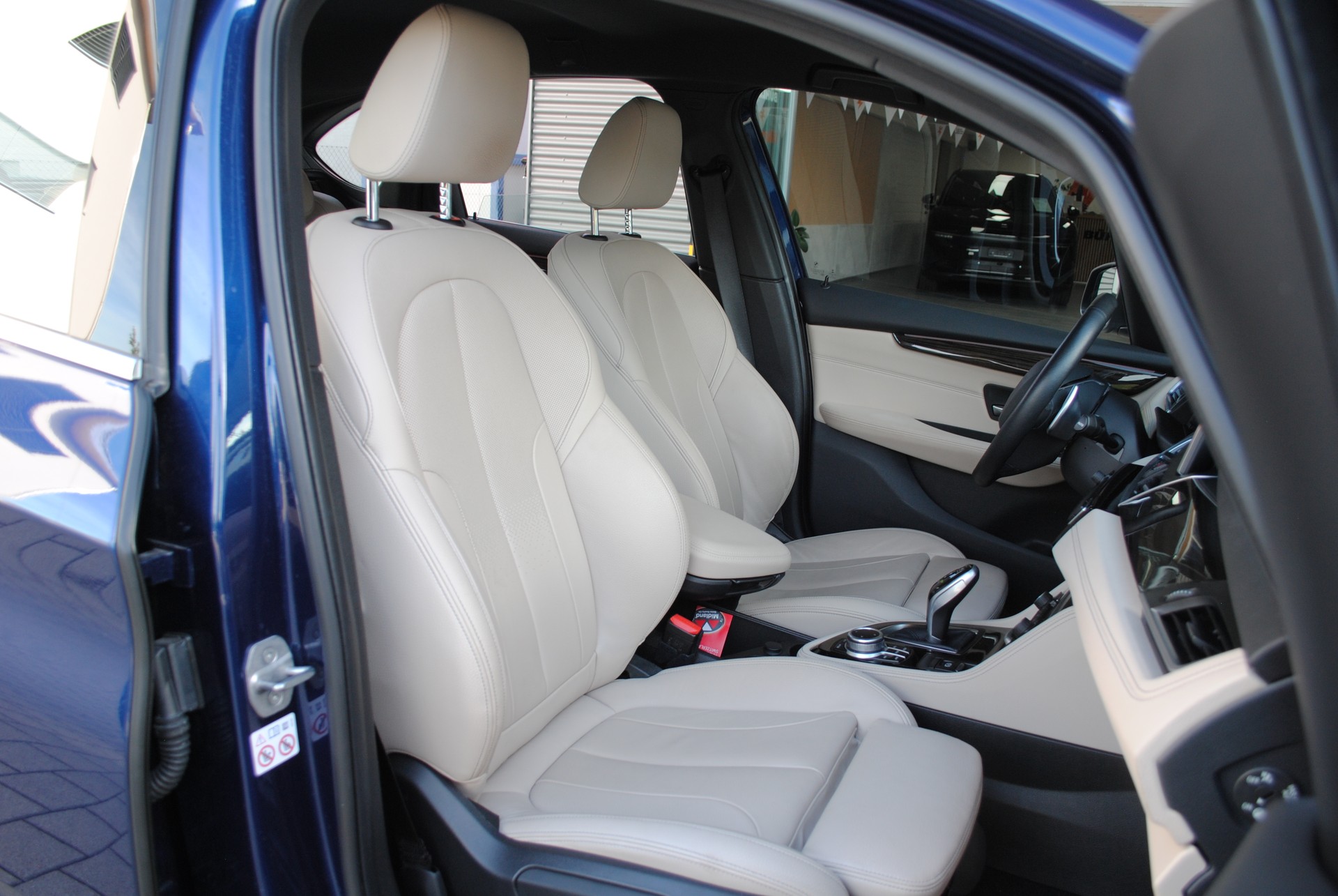 BMW 220i Active Tourer Luxury Line DKG-image-11