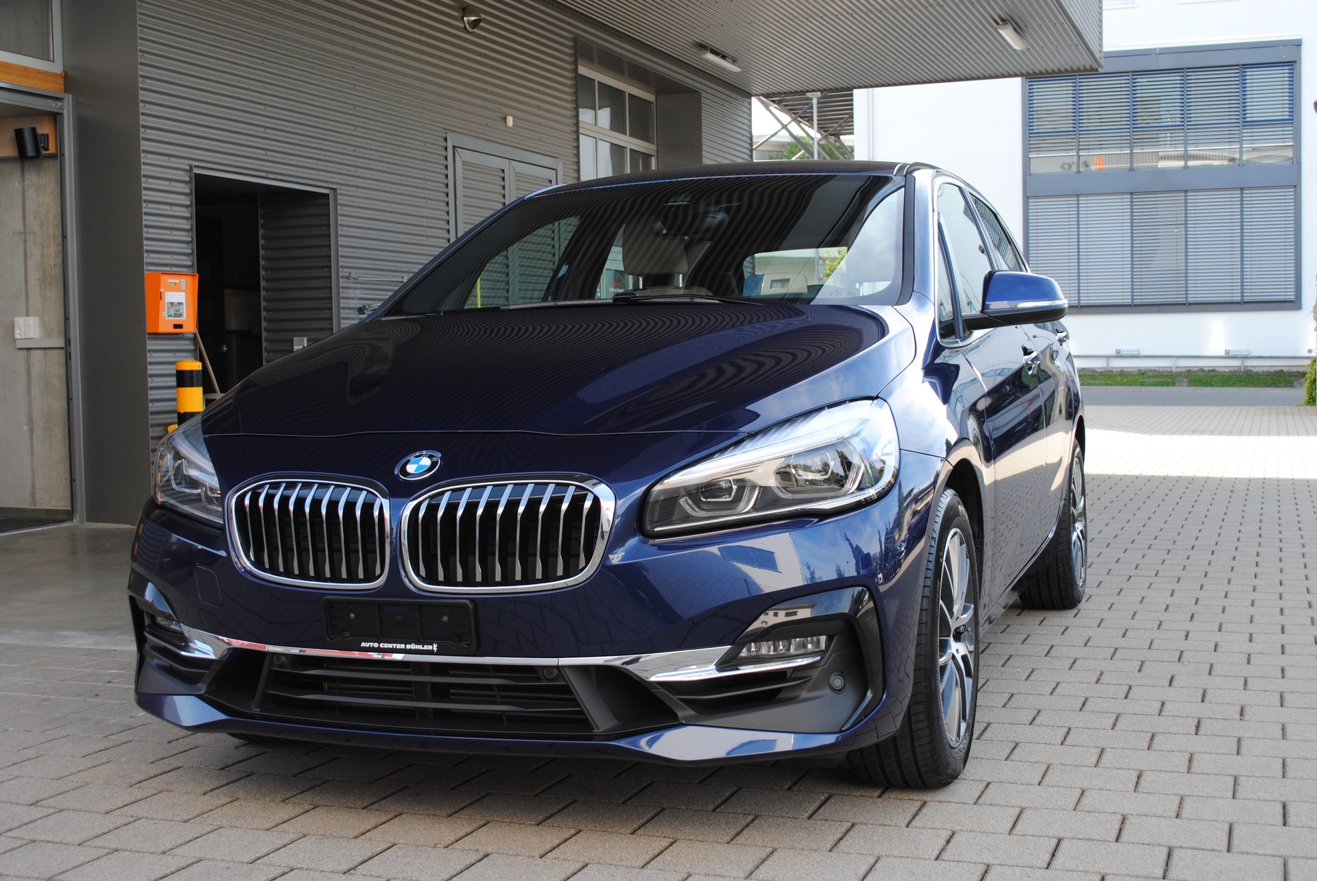 BMW 220i Active Tourer Luxury Line DKG-image-2