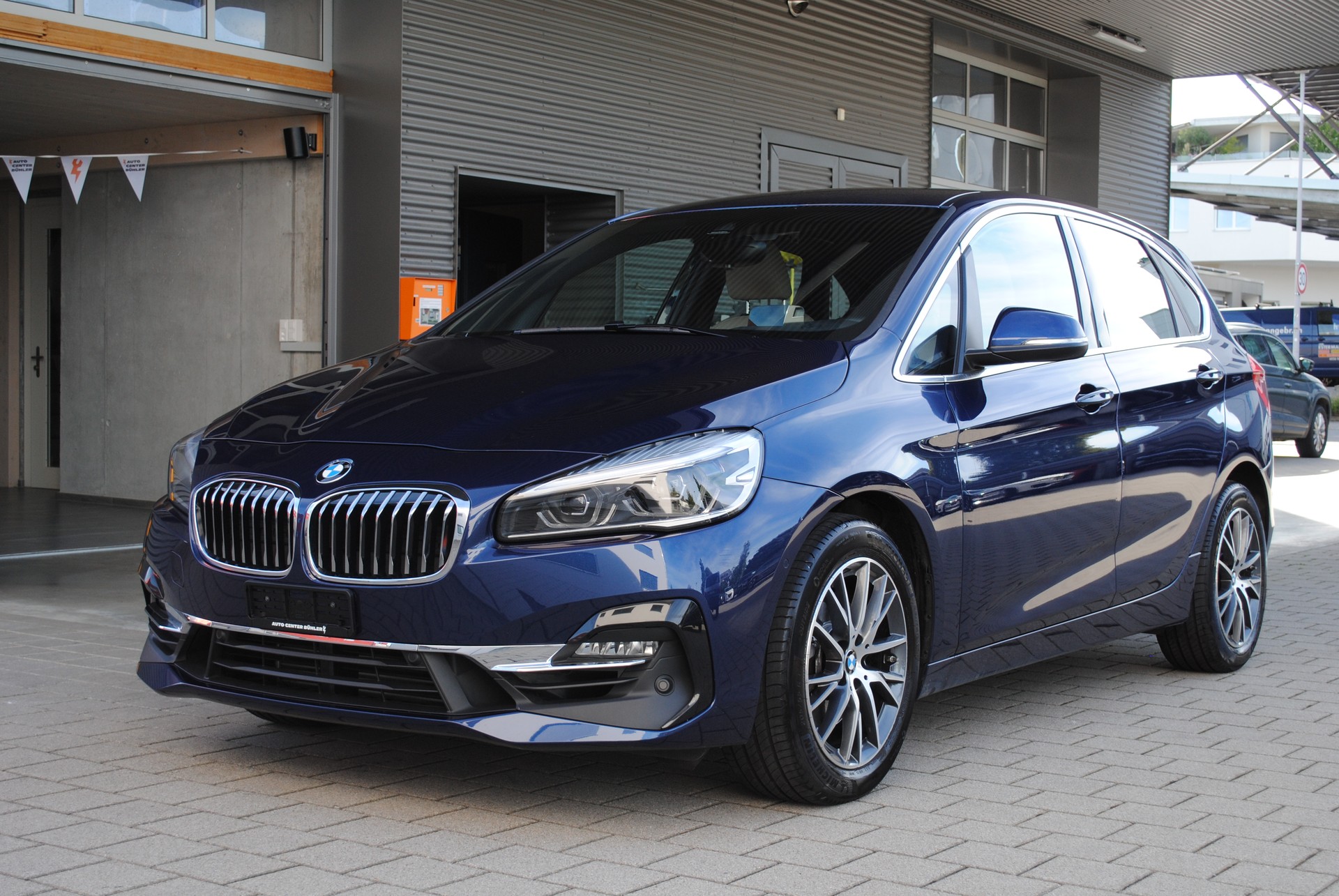 BMW 220i Active Tourer Luxury Line DKG-image-0