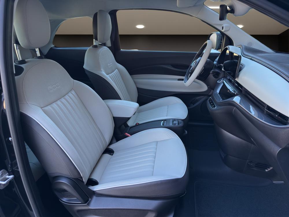 FIAT 500e La Prima-image-10