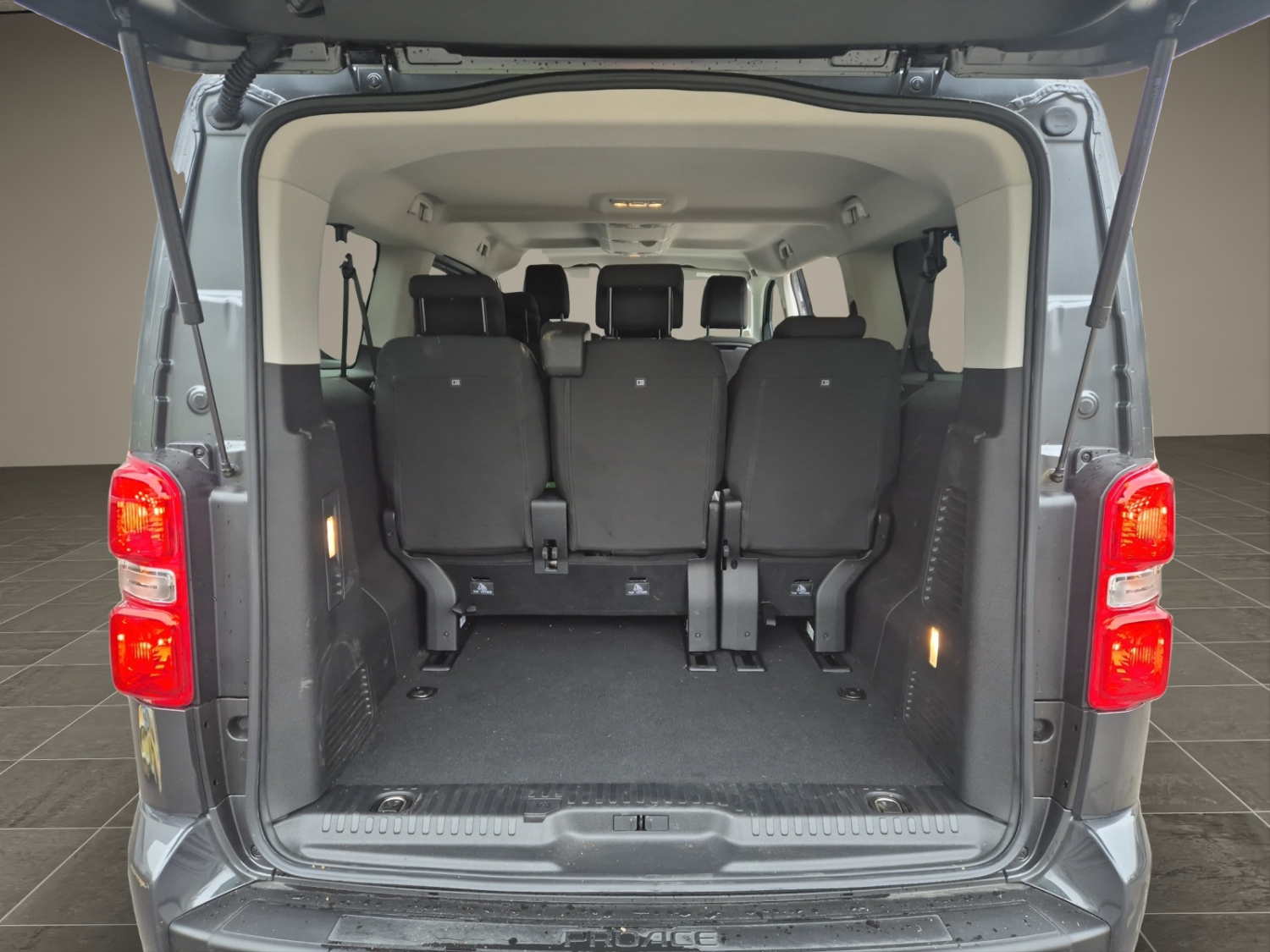 TOYOTA PROACE Verso L2 2.0 D Trend-image-18