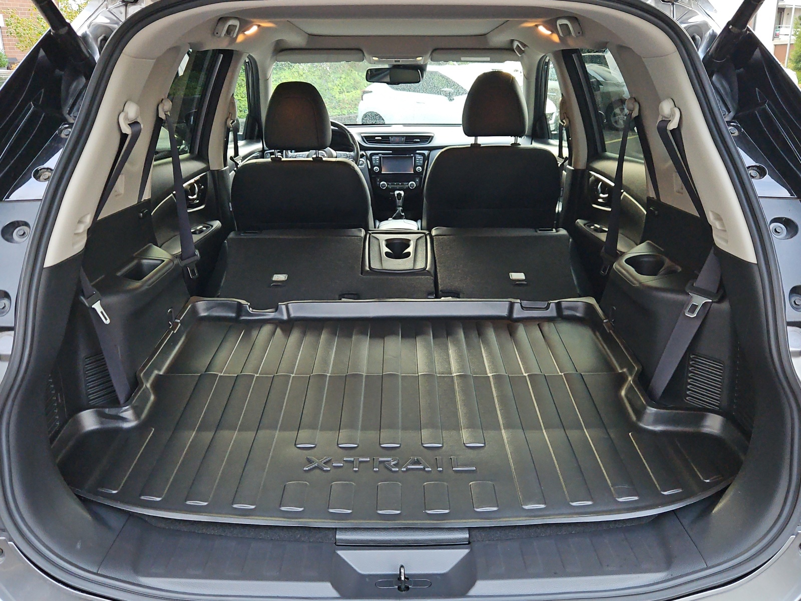 NISSAN X-Trail 2.0 dCi Tekna 4x4-image-14