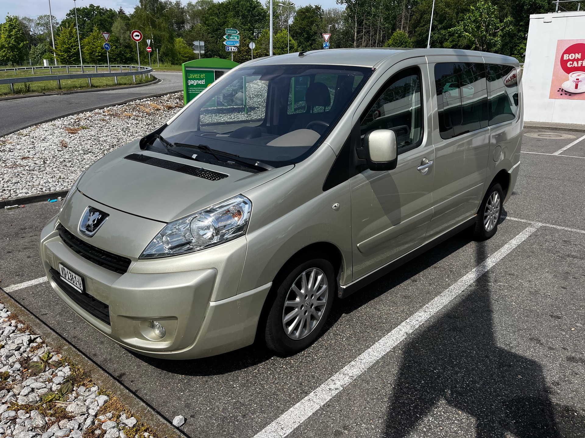 PEUGEOT Expert Tepee 2.0 HDi Confort L1-image-2