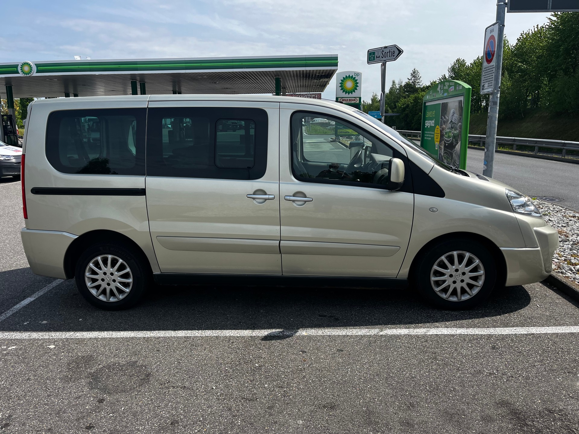 PEUGEOT Expert Tepee 2.0 HDi Confort L1-image-5