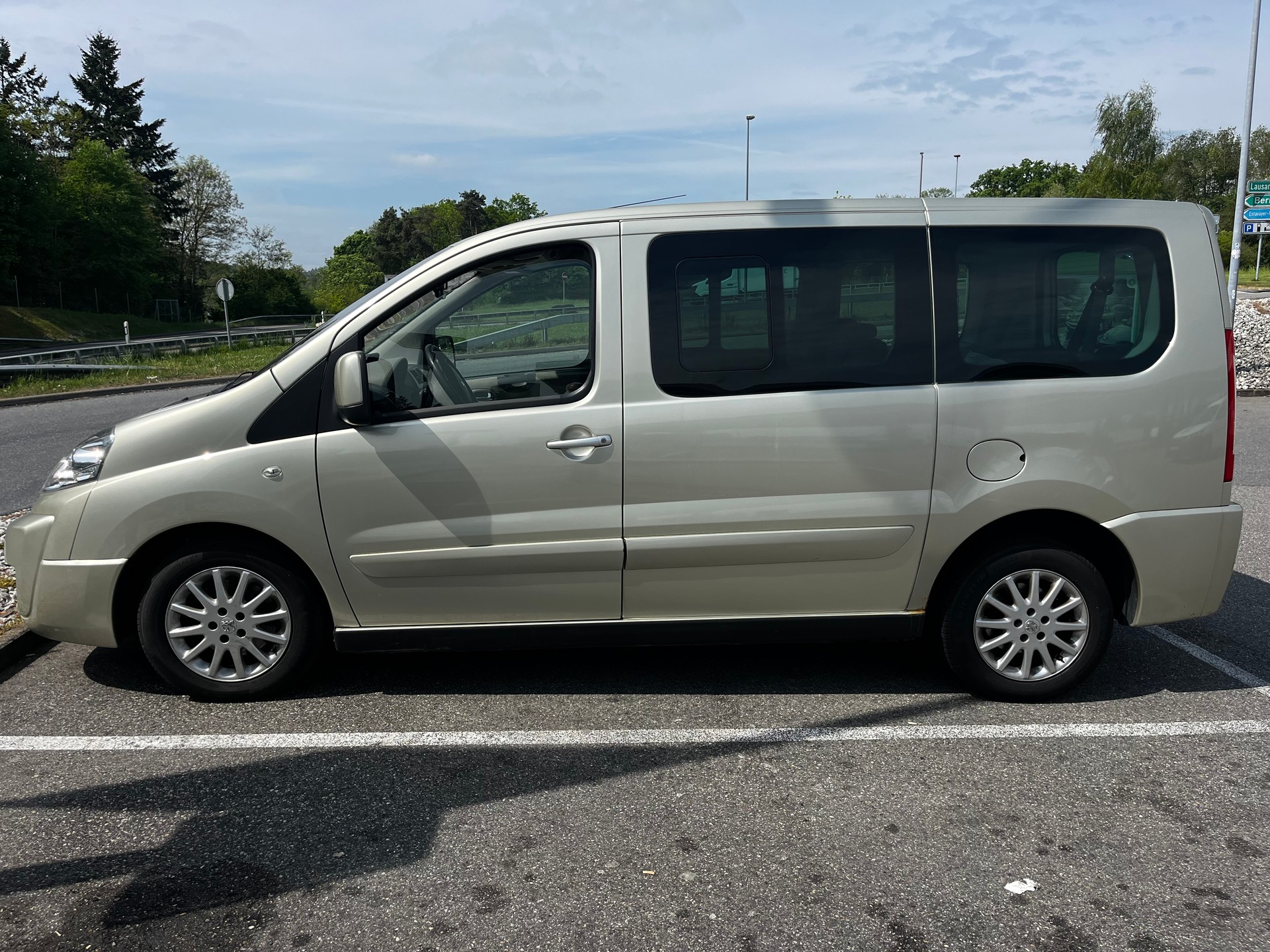 PEUGEOT Expert Tepee 2.0 HDi Confort L1-image-6