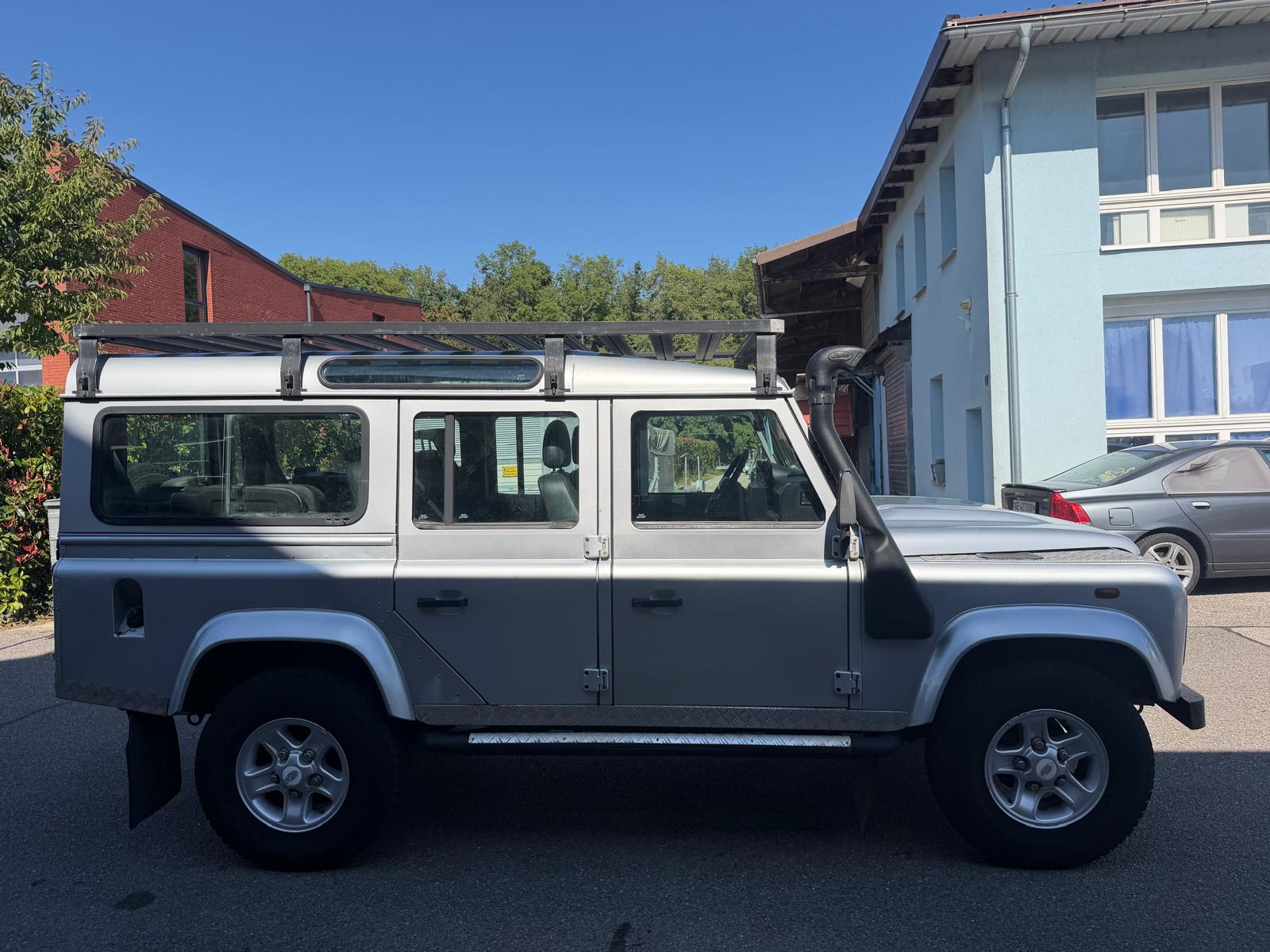 LAND ROVER Defender 110 SW 2.4Tdc-image-6