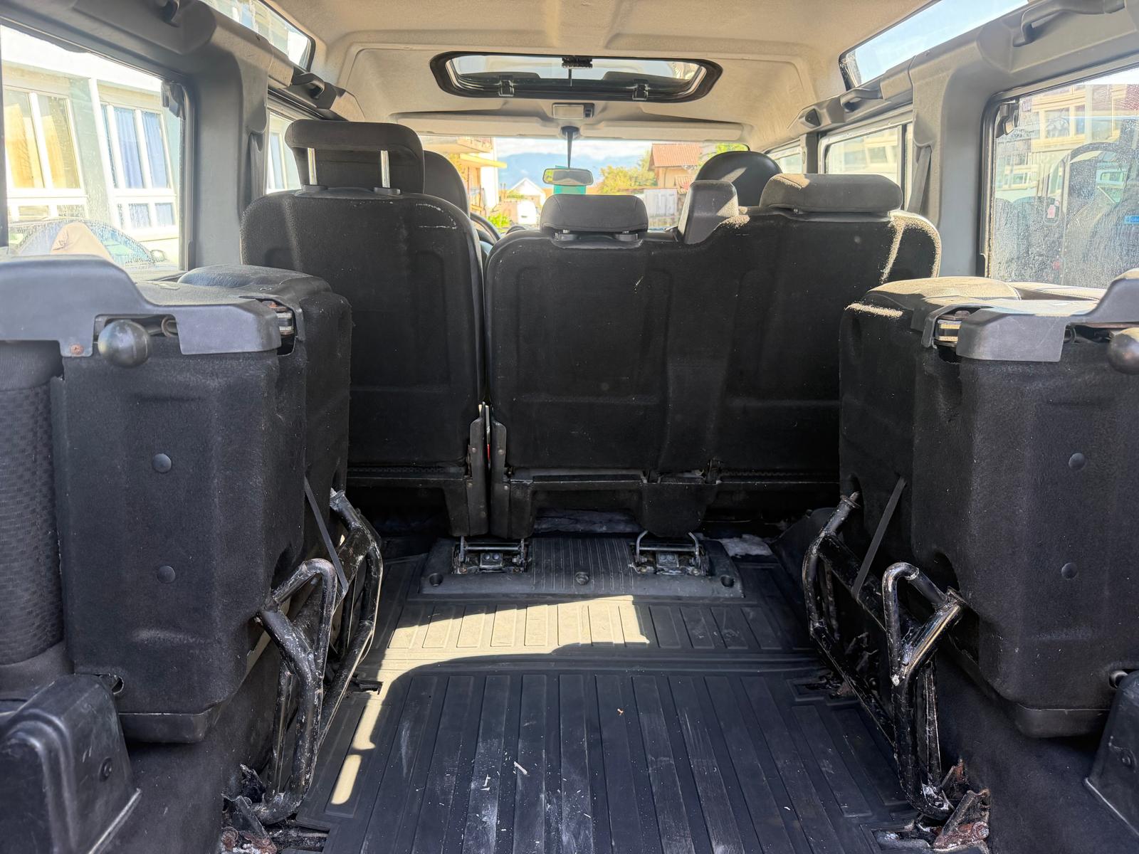 LAND ROVER Defender 110 SW 2.4Tdc-image-10