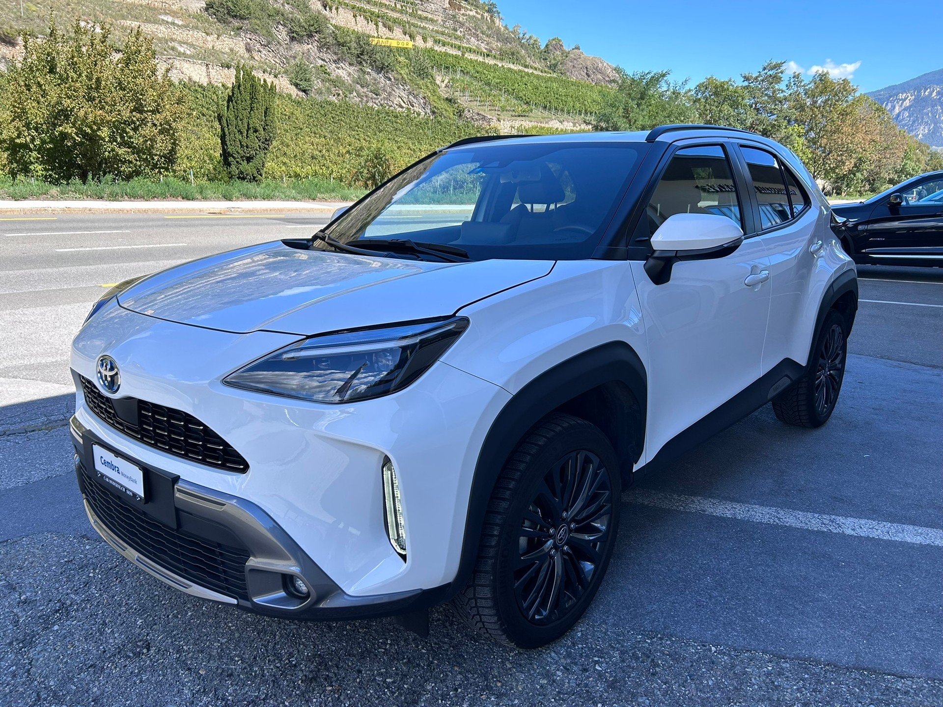 TOYOTA Yaris Cross 1.5 VVT-i HSD Adventure AWD-i-image-0