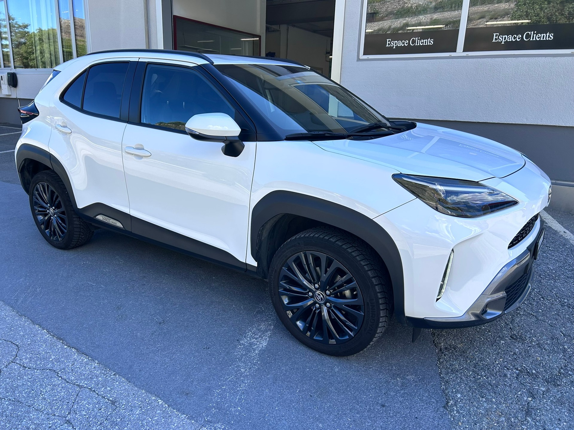 TOYOTA Yaris Cross 1.5 VVT-i HSD Adventure AWD-i-image-1