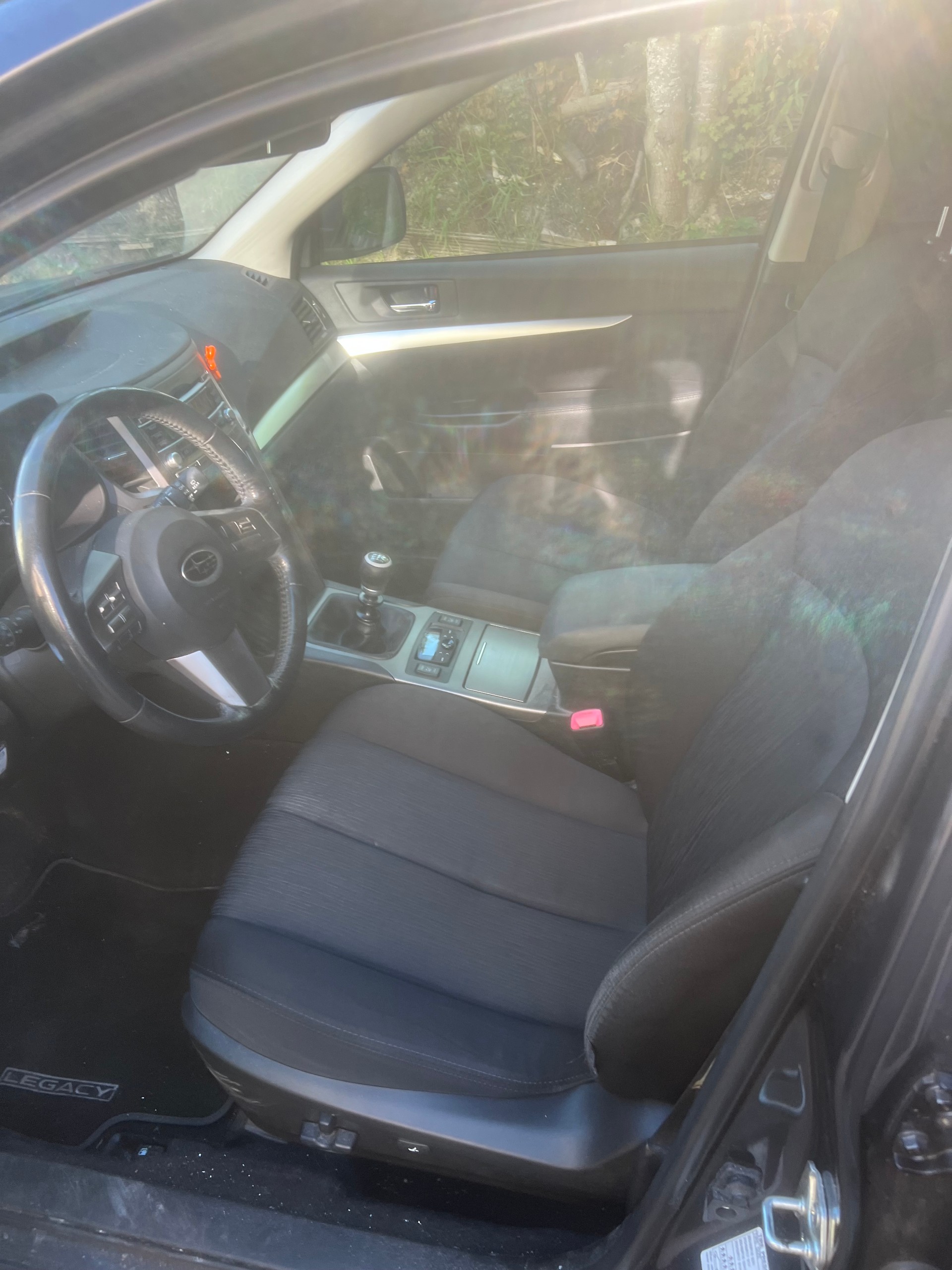 SUBARU Legacy 2.0i Swiss Special AWD-image-8