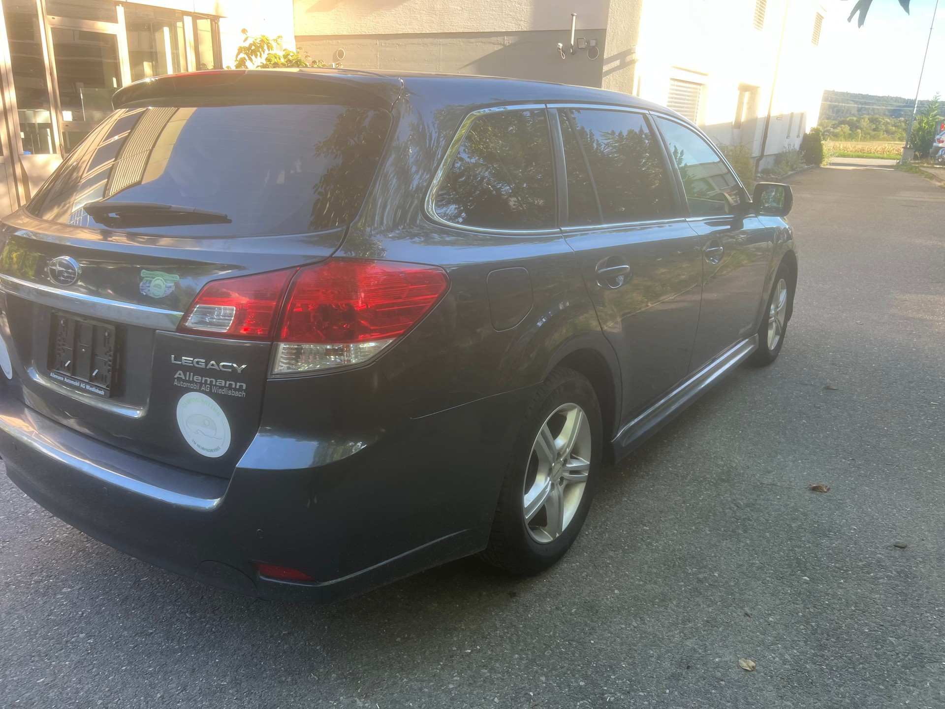 SUBARU Legacy 2.0i Swiss Special AWD-image-4