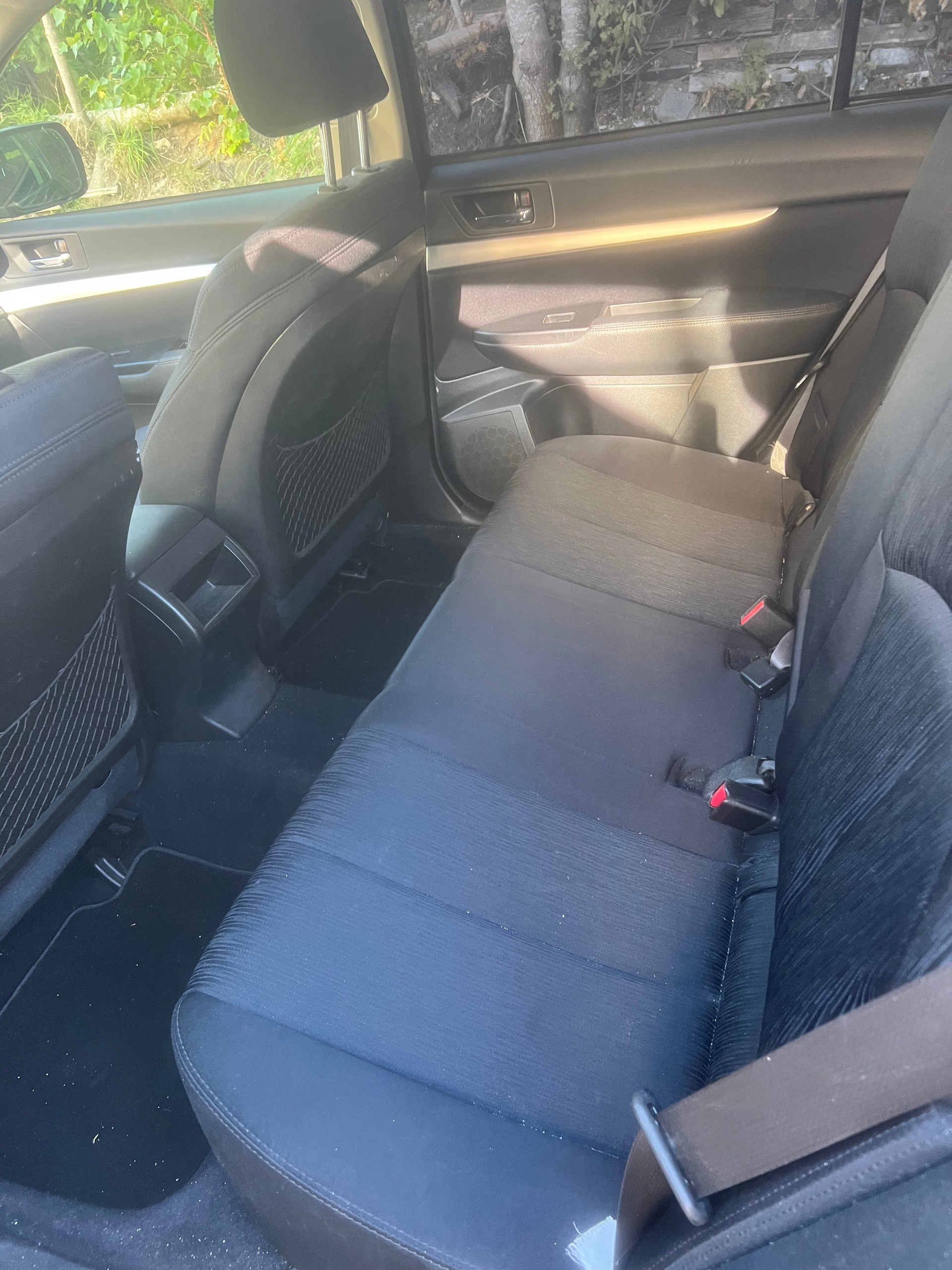 SUBARU Legacy 2.0i Swiss Special AWD-image-7