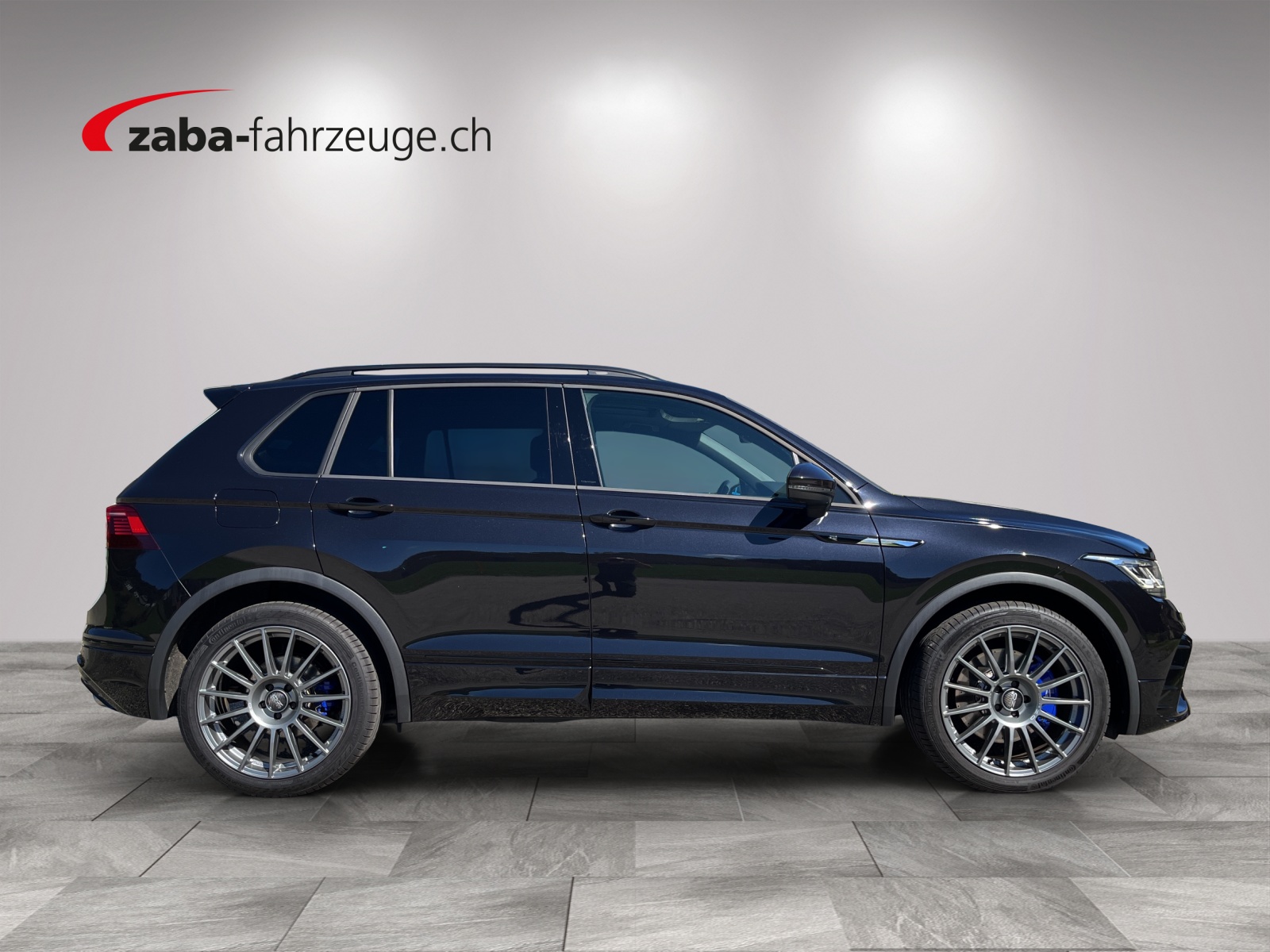 VW Tiguan 2.0TSI R 4Motion DSG-image-5