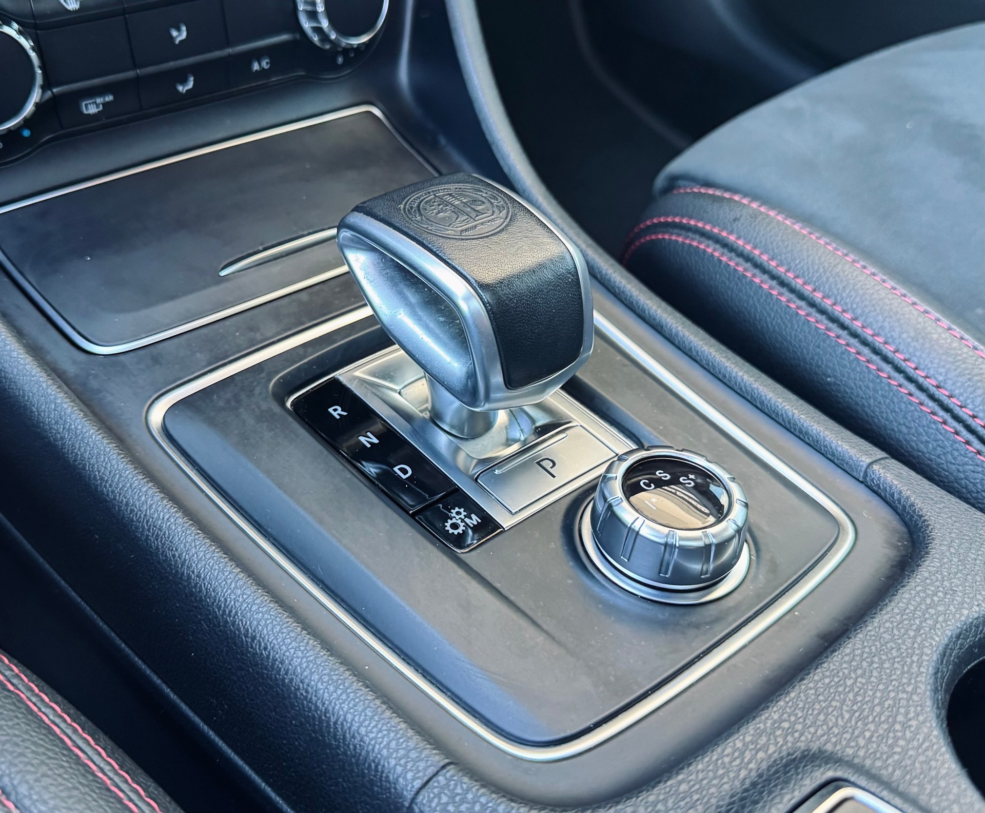 MERCEDES-BENZ GLA 45 AMG 4Matic 7G-DCT-image-17