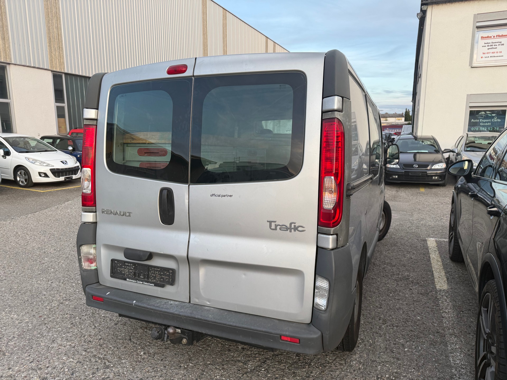 RENAULT Trafic 2.0 dCi 90 2.7t L1H1-image-11