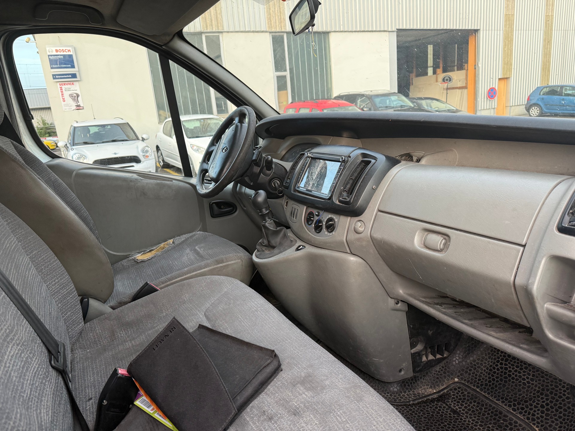 RENAULT Trafic 2.0 dCi 90 2.7t L1H1-image-6
