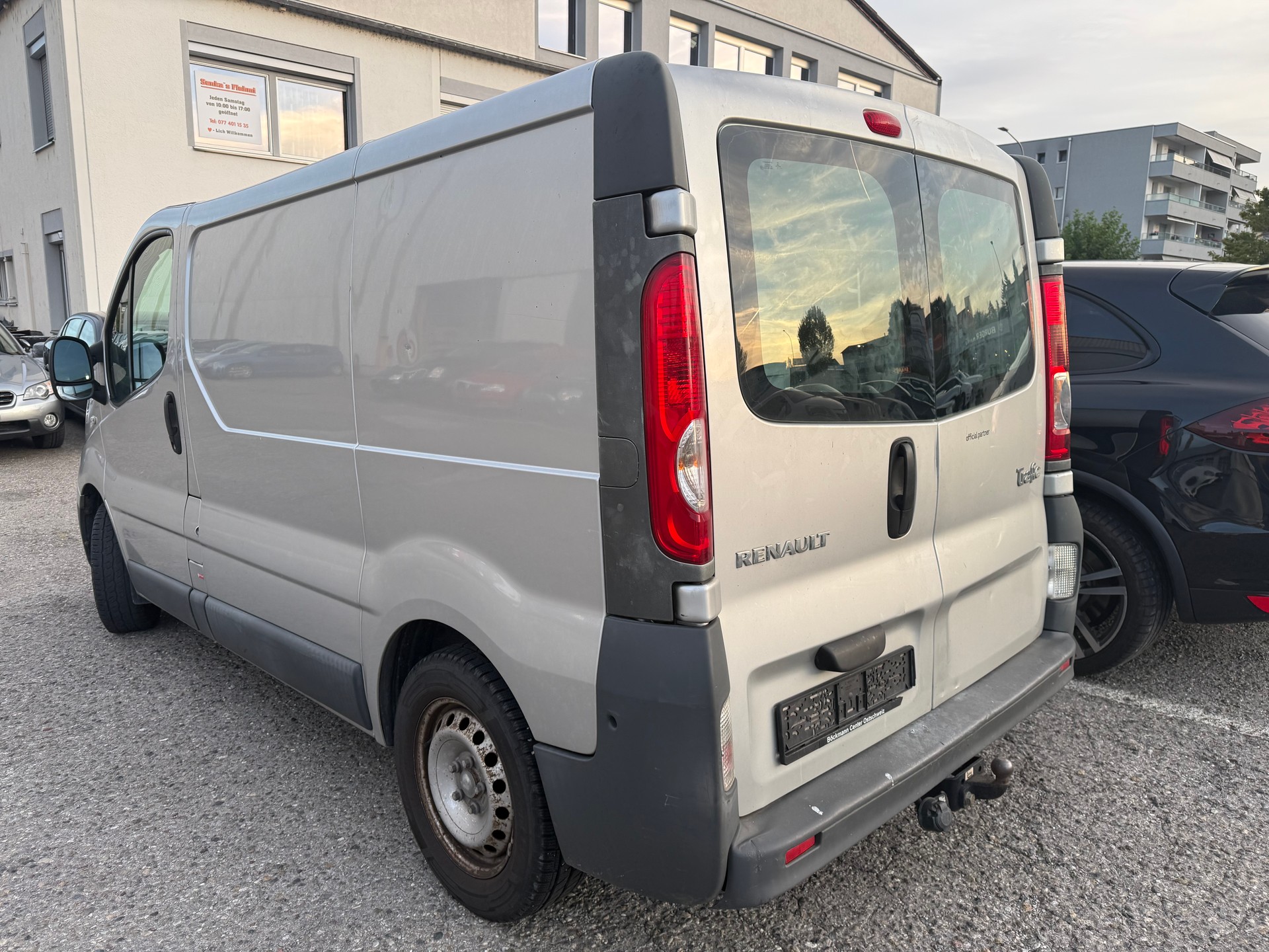 RENAULT Trafic 2.0 dCi 90 2.7t L1H1-image-12