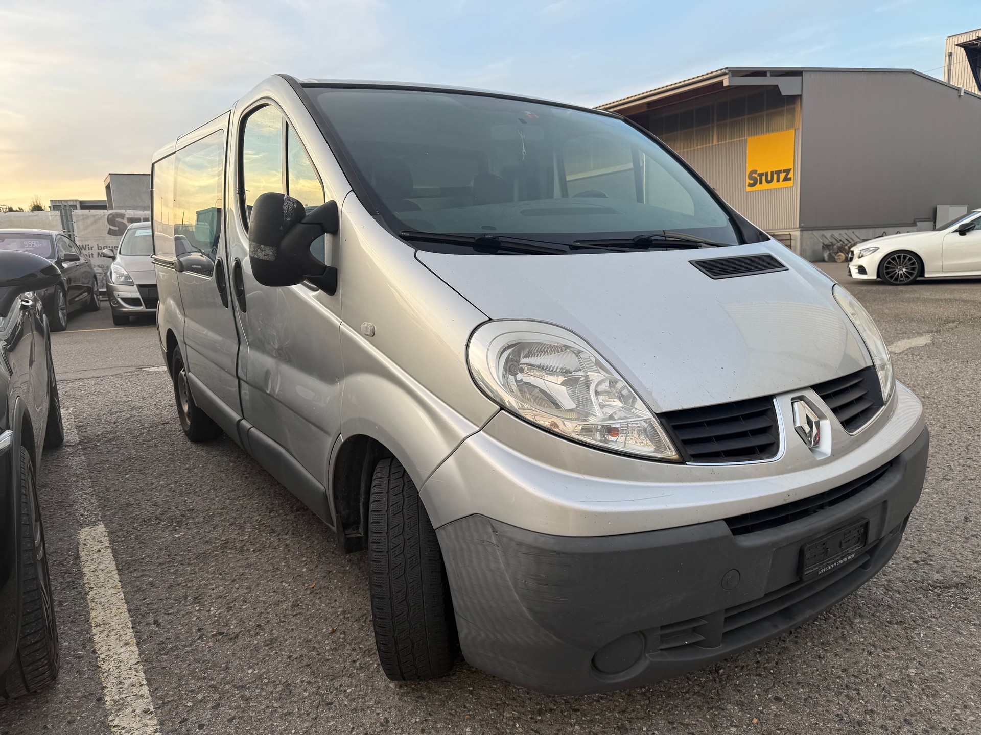 RENAULT Trafic 2.0 dCi 90 2.7t L1H1-image-2