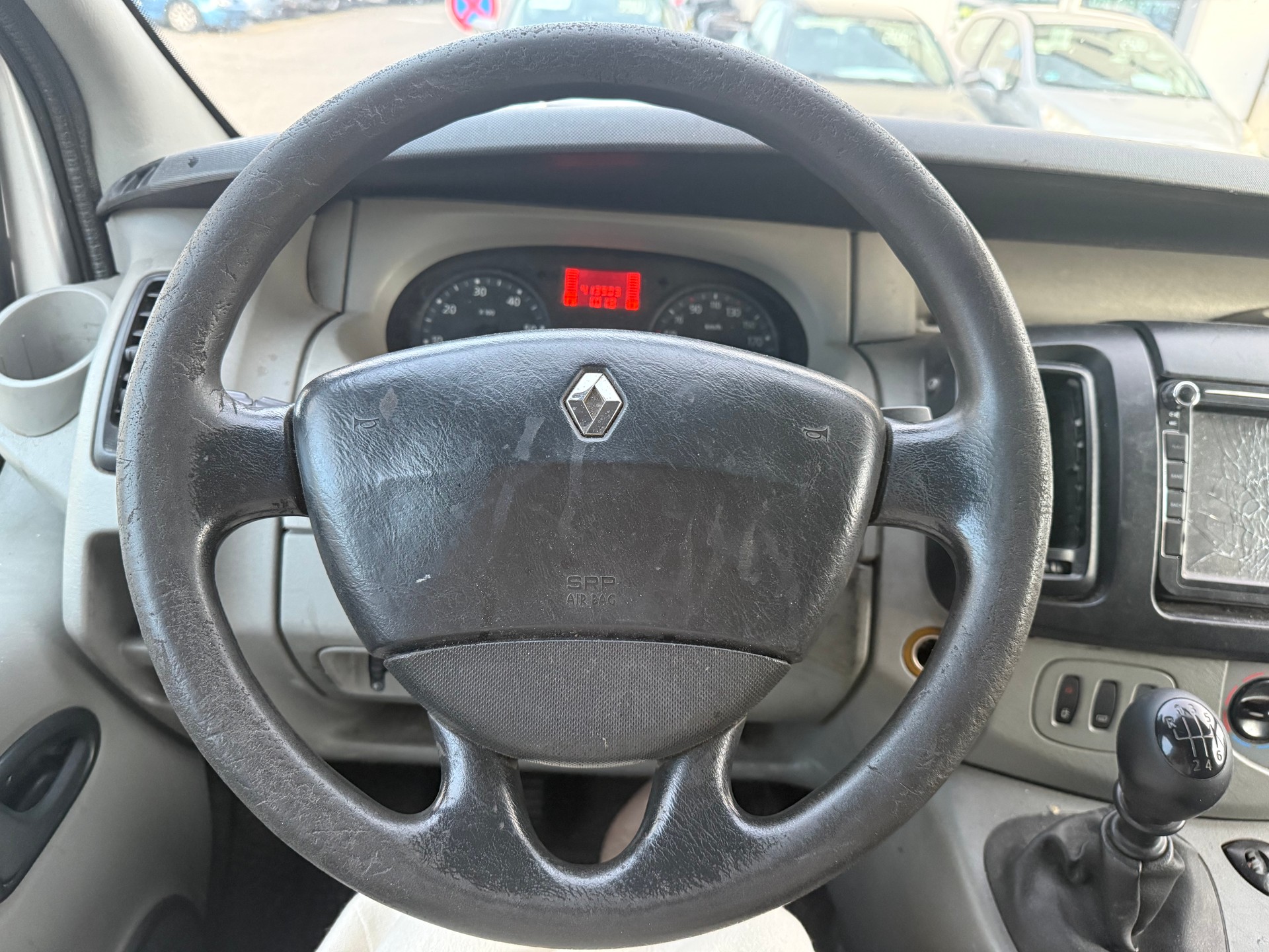 RENAULT Trafic 2.0 dCi 90 2.7t L1H1-image-9
