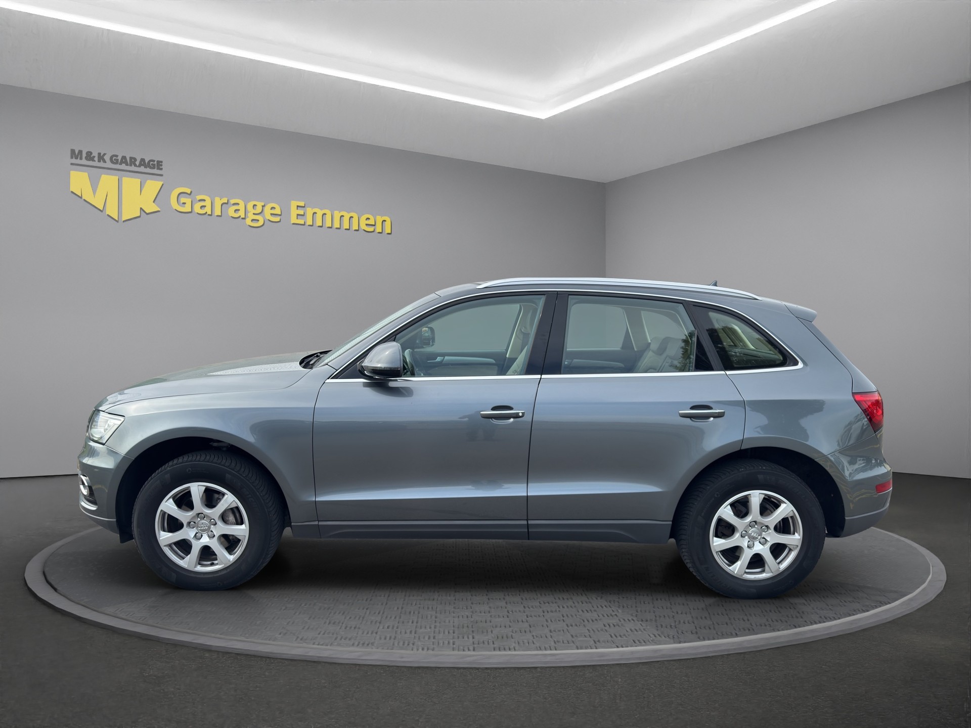 AUDI Q5 2.0 TDI quattro S-tronic-image-1