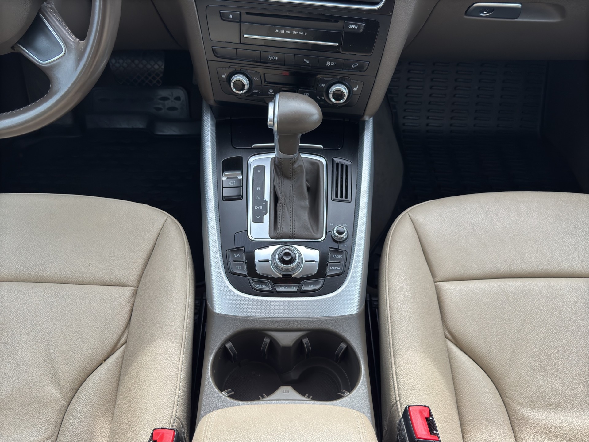 AUDI Q5 2.0 TDI quattro S-tronic-image-14