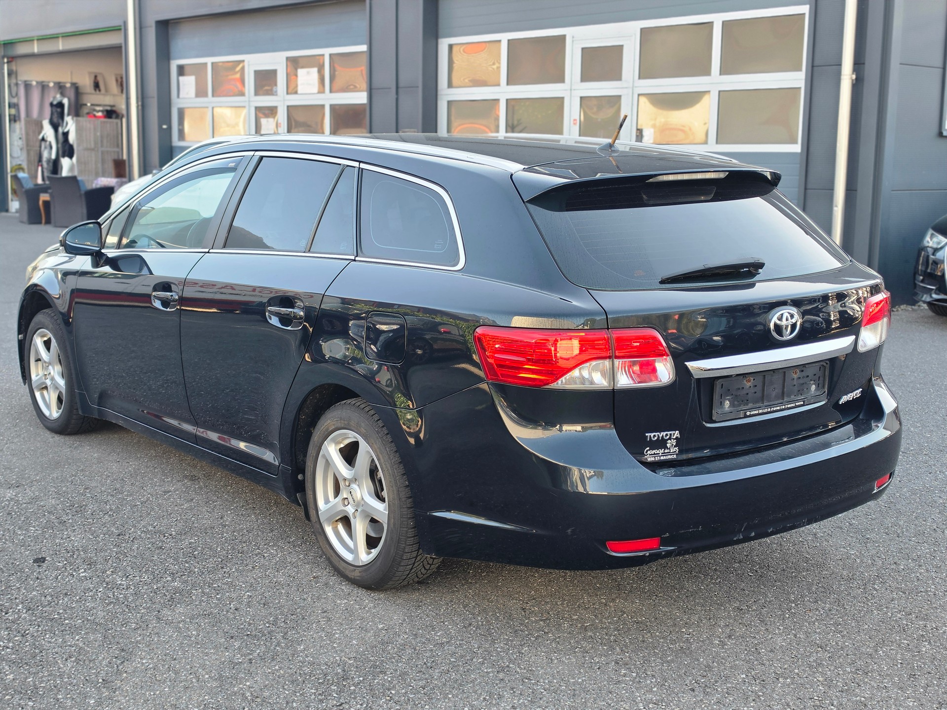 TOYOTA Avensis Sportswagon 2.0 Linea Sol Multidrive-image-4