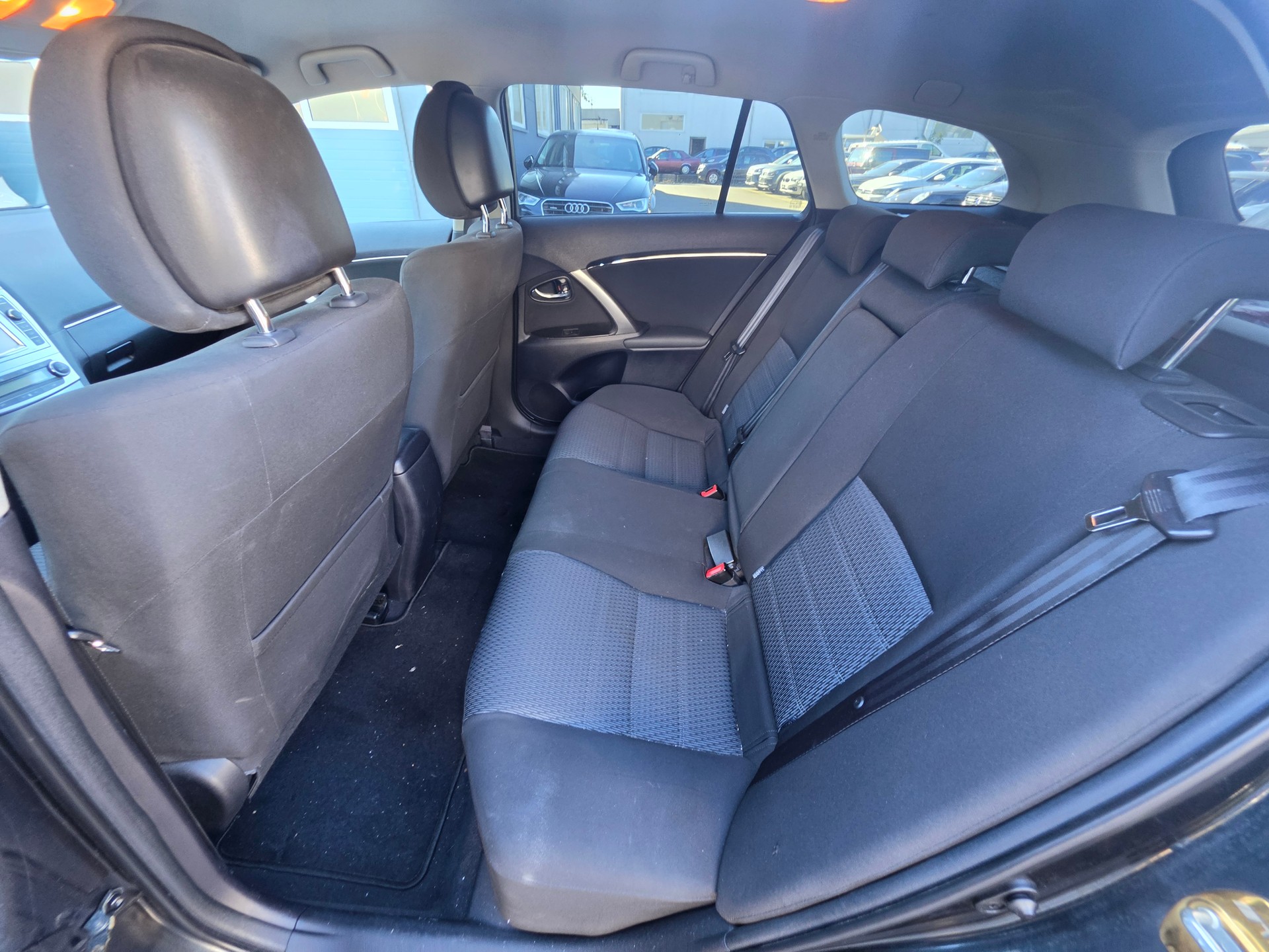 TOYOTA Avensis Sportswagon 2.0 Linea Sol Multidrive-image-7