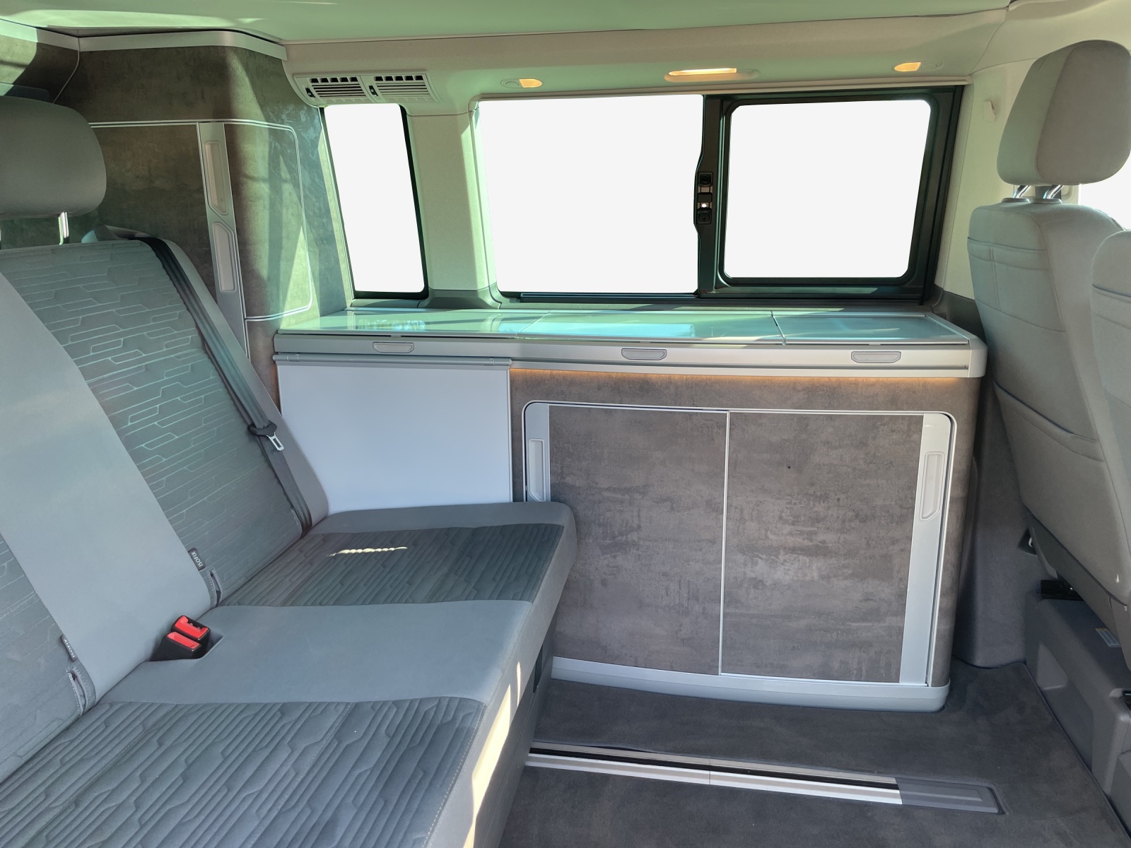 VW T6.1 California 2.0 TDI Ocean Liberty DSG-image-13