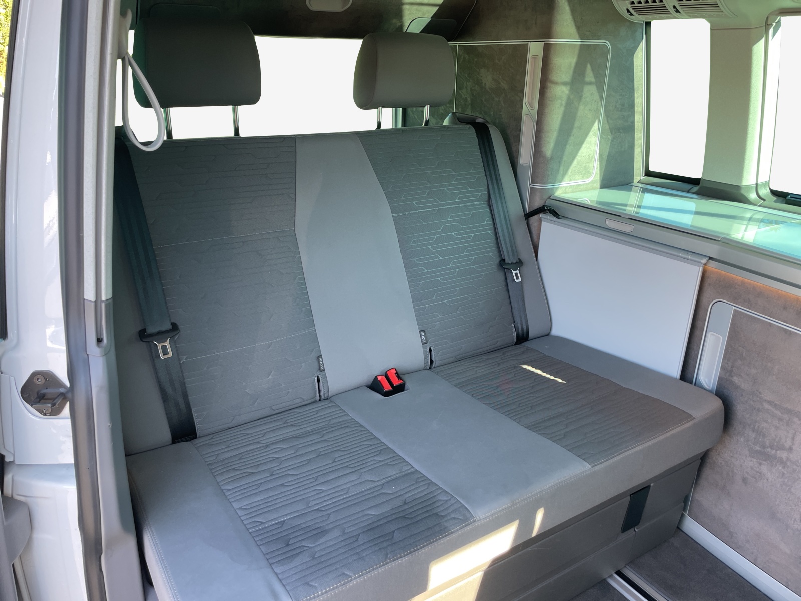 VW T6.1 California 2.0 TDI Ocean Liberty DSG-image-11