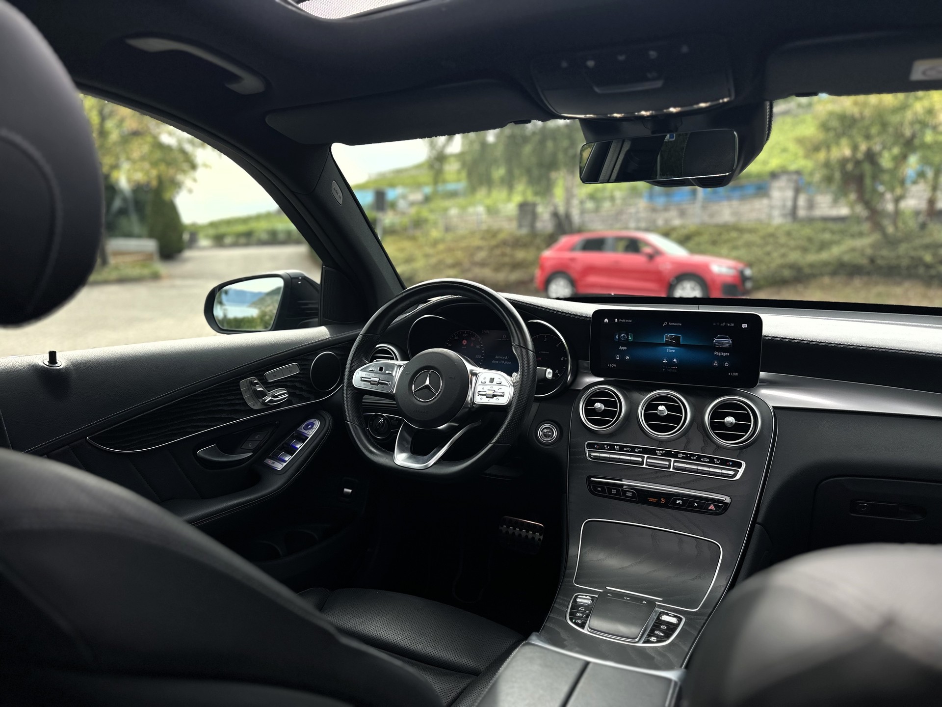MERCEDES-BENZ GLC 300 d AMG Line 4Matic 9G-Tronic-image-13