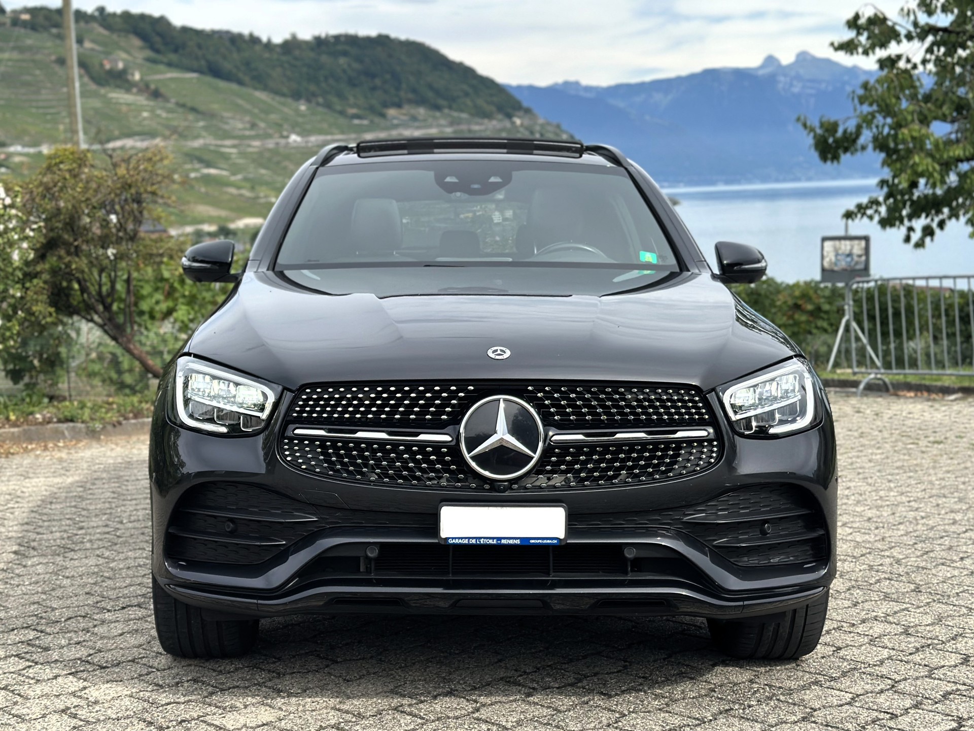MERCEDES-BENZ GLC 300 d AMG Line 4Matic 9G-Tronic-image-2