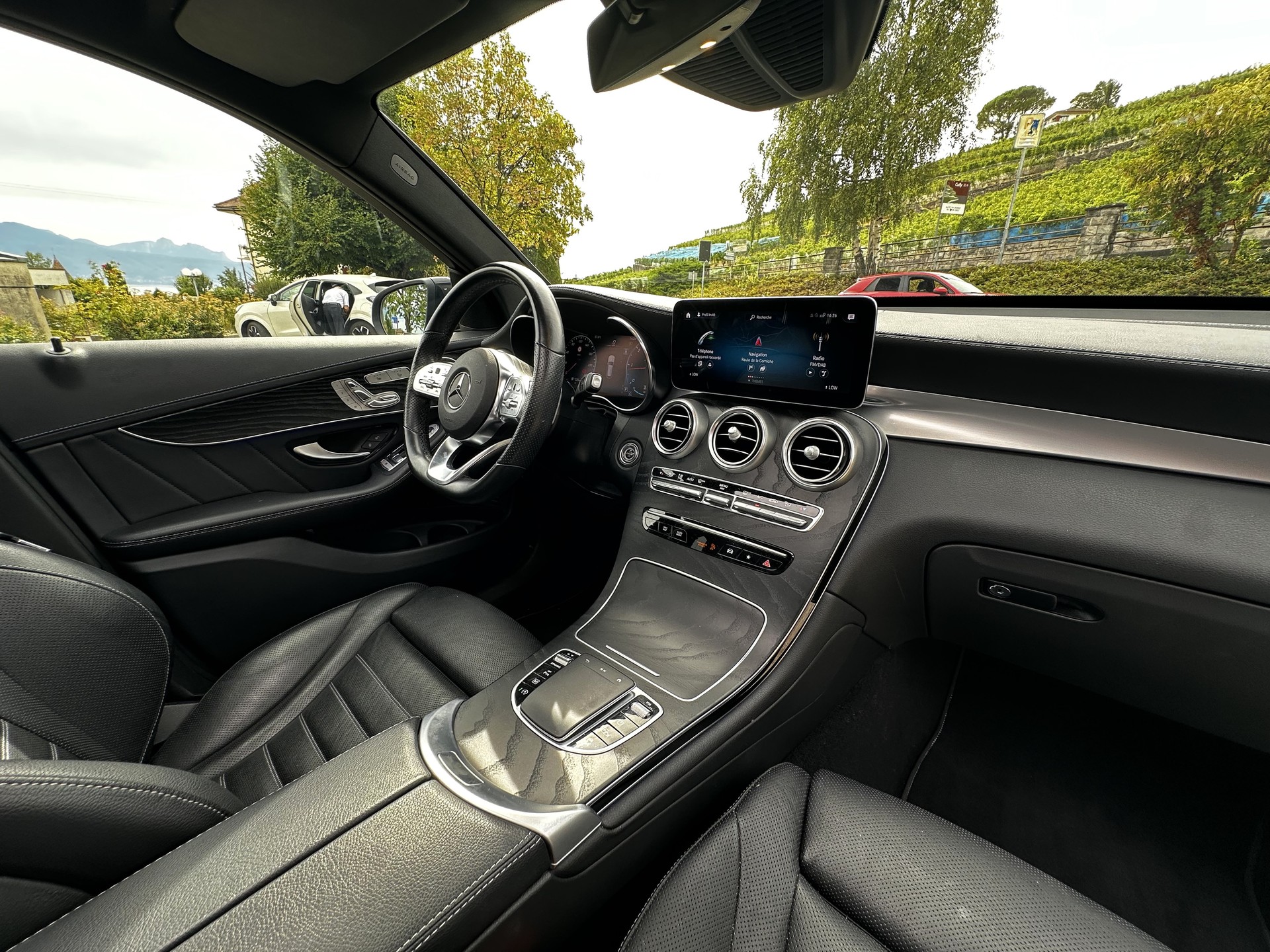 MERCEDES-BENZ GLC 300 d AMG Line 4Matic 9G-Tronic-image-7