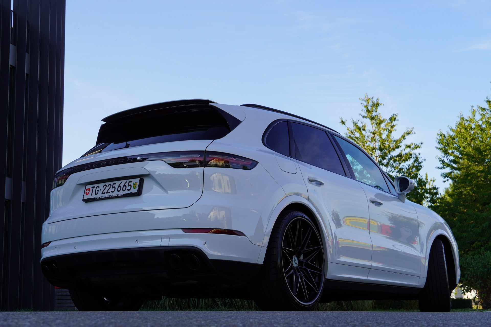 PORSCHE Cayenne Turbo-image-5