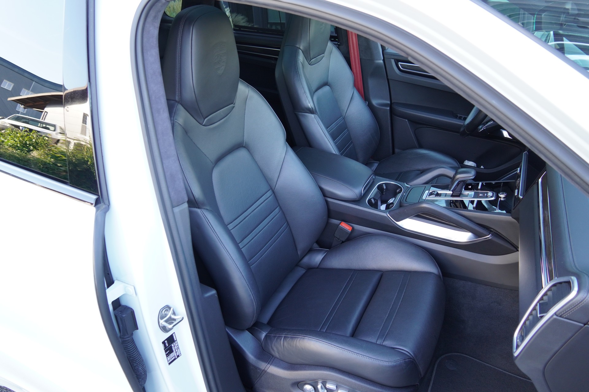 PORSCHE Cayenne Turbo-image-6