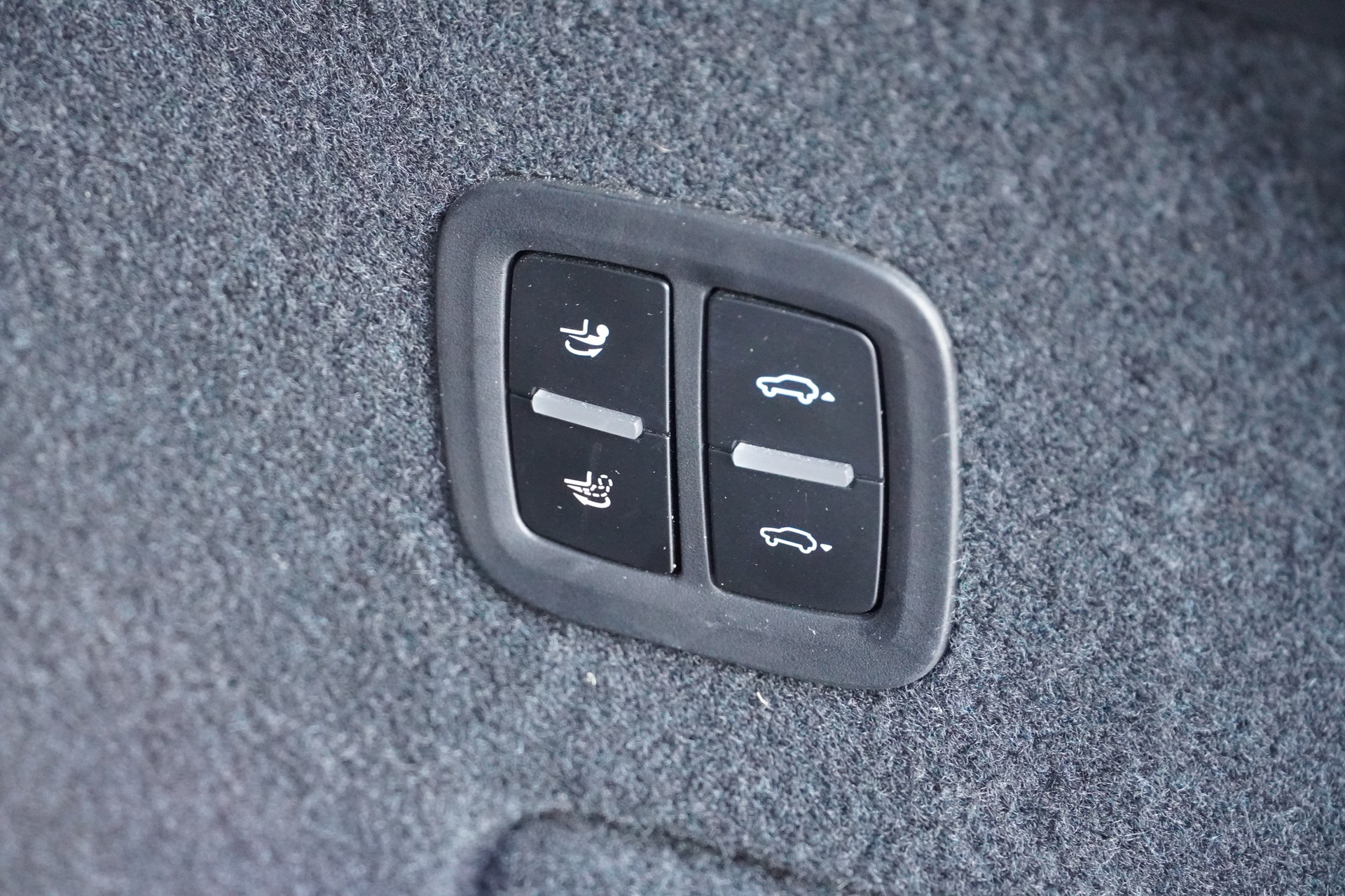 PORSCHE Cayenne Turbo-image-14