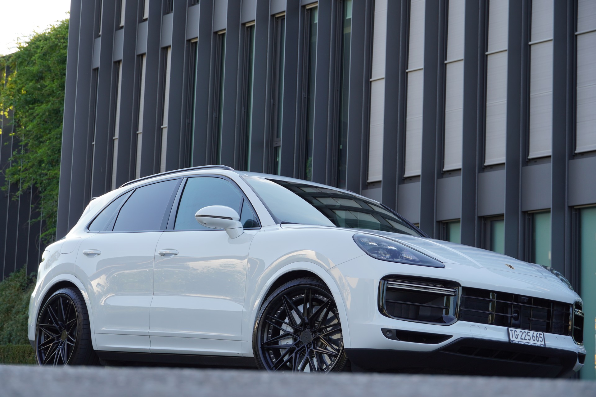 PORSCHE Cayenne Turbo-image-15