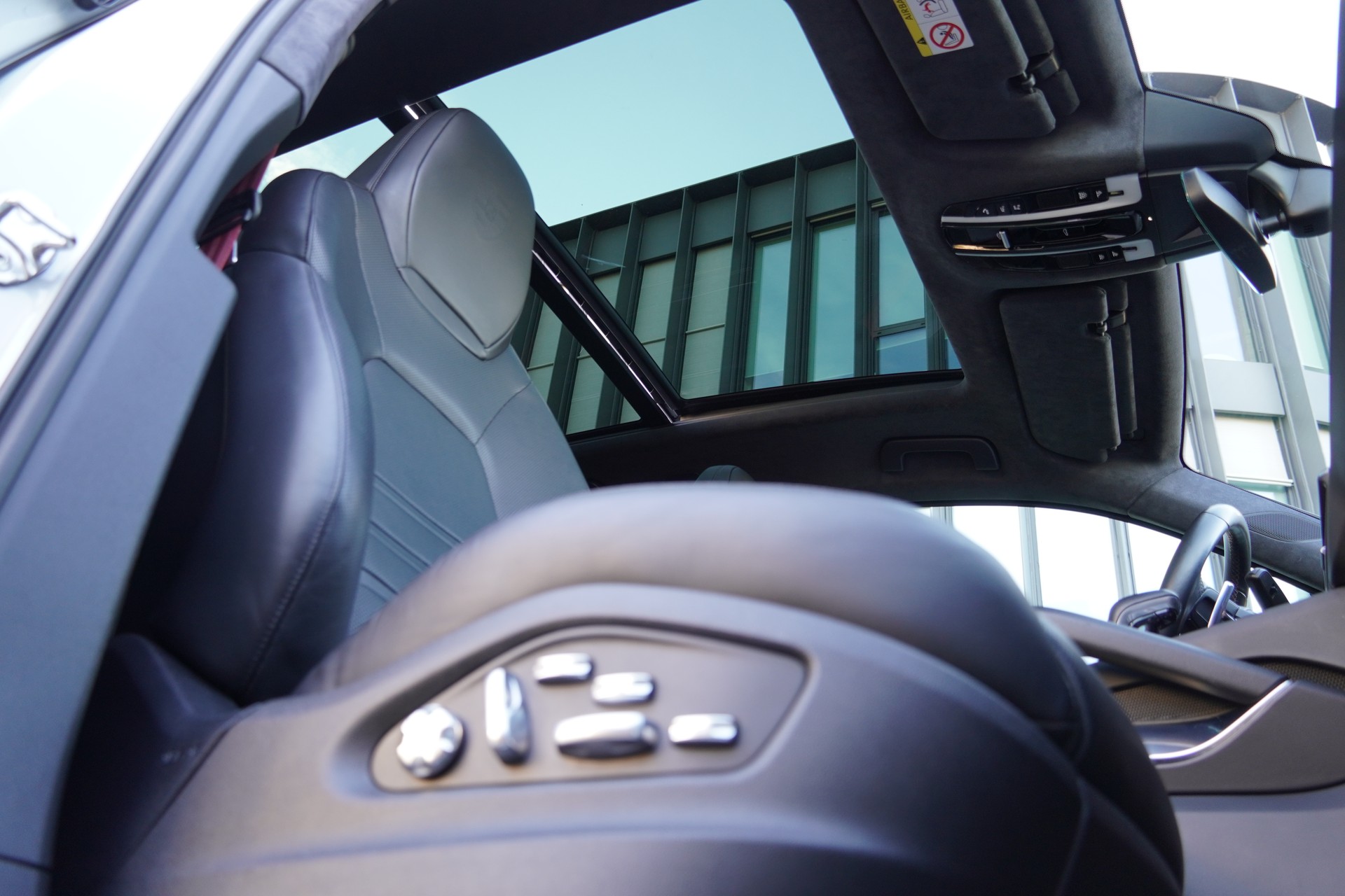 PORSCHE Cayenne Turbo-image-7