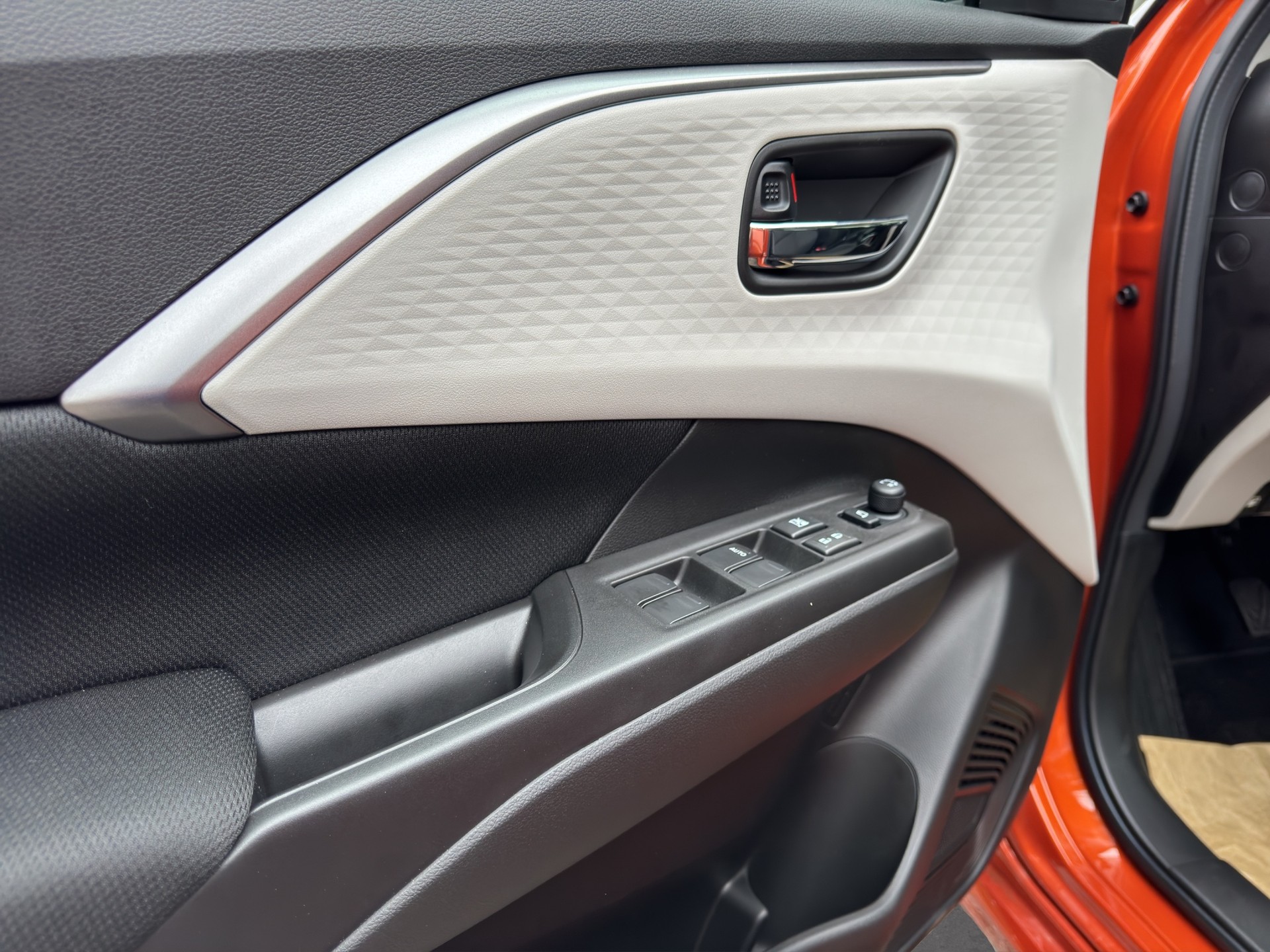 SUZUKI Swift 1.2 Compact Top Hybrid 4x4-image-11