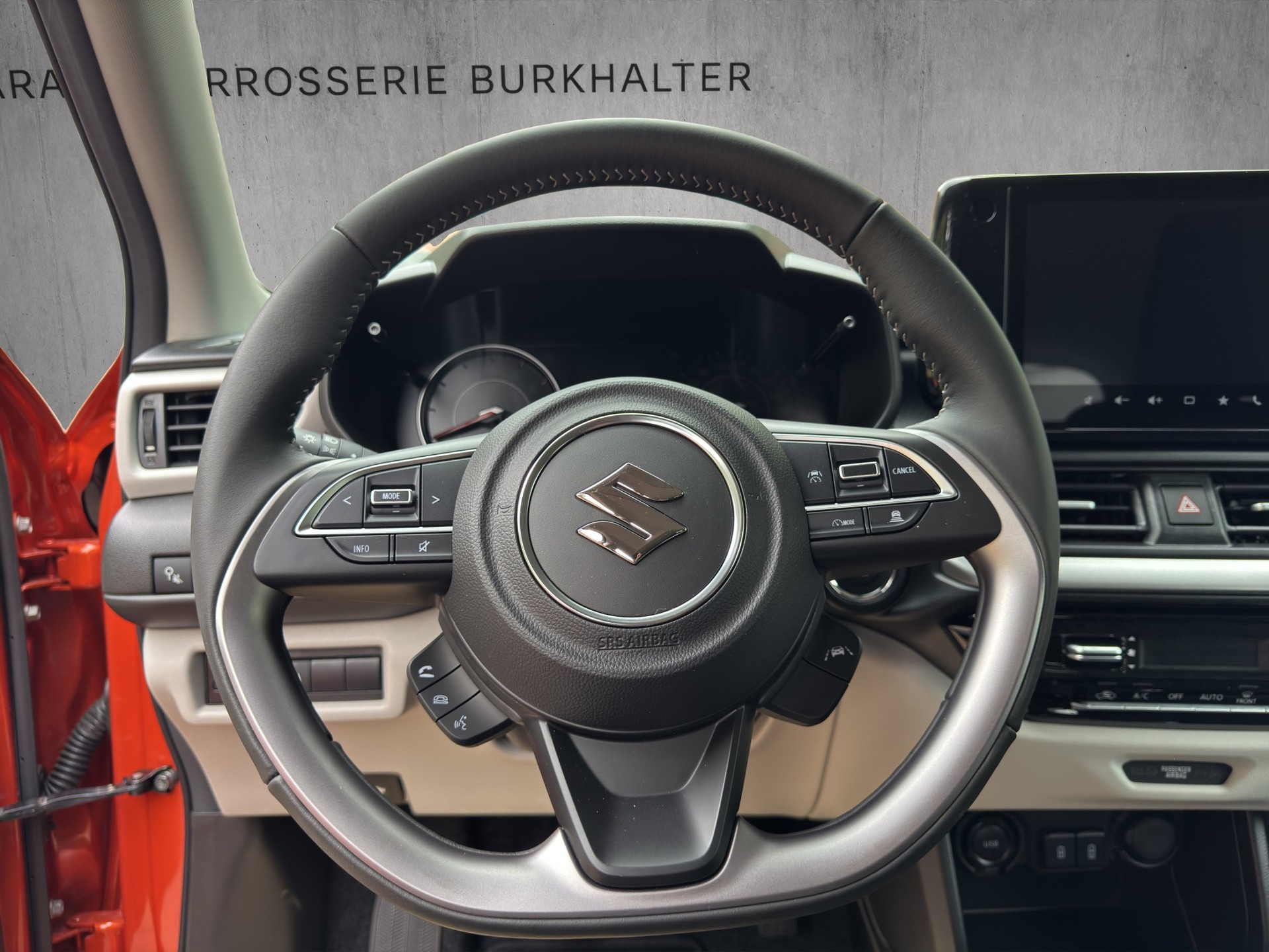 SUZUKI Swift 1.2 Compact Top Hybrid 4x4-image-9