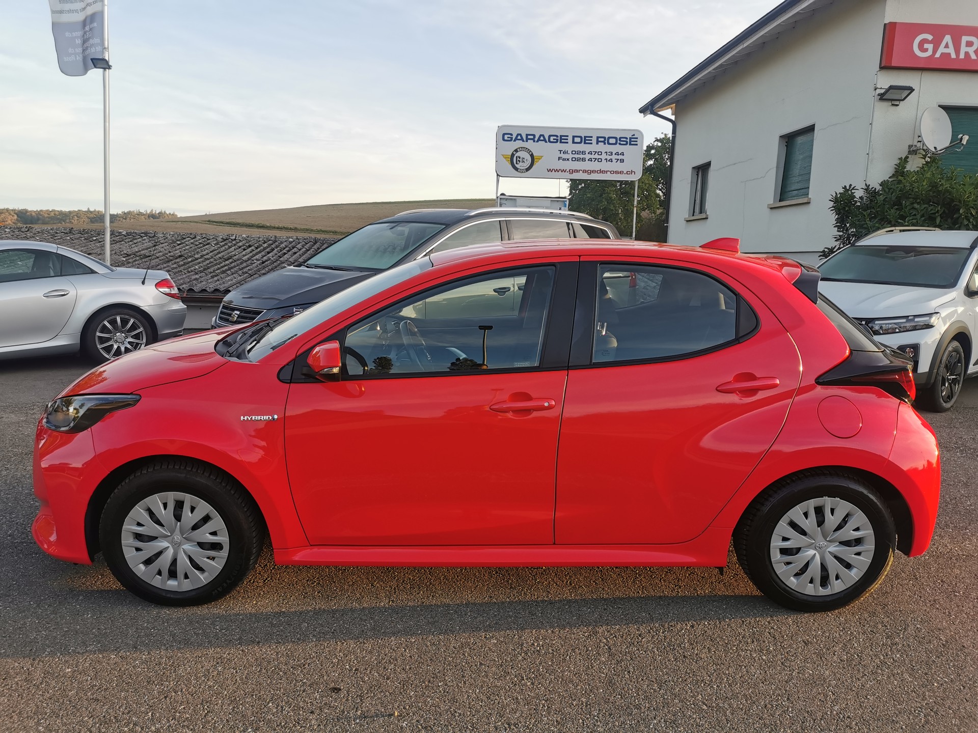 TOYOTA Yaris 1.5 Comfort e-CVT-image-1